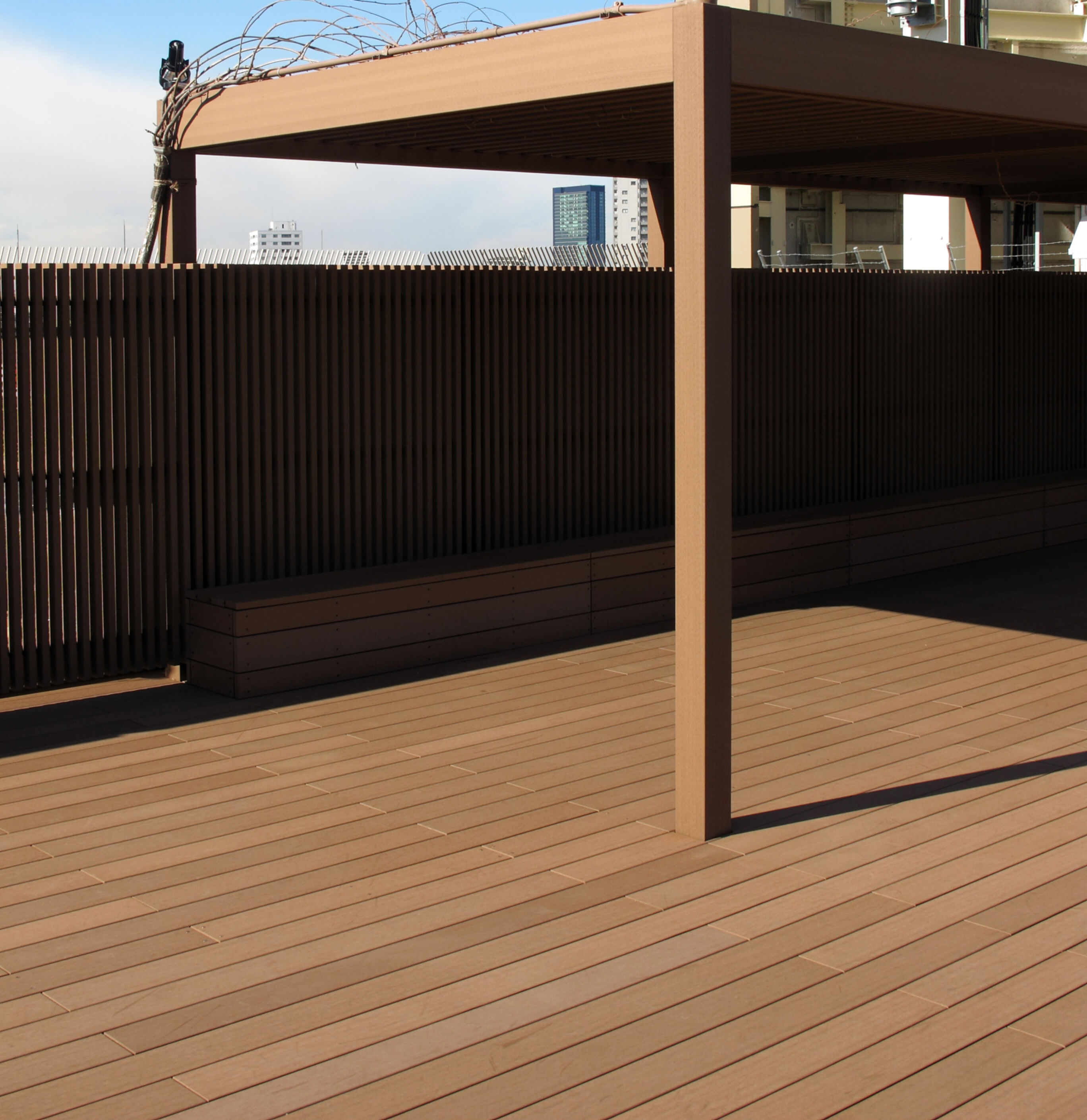 Einrichtungen_Pergola, Dachüberstand, Dach_Einkaufszentrum