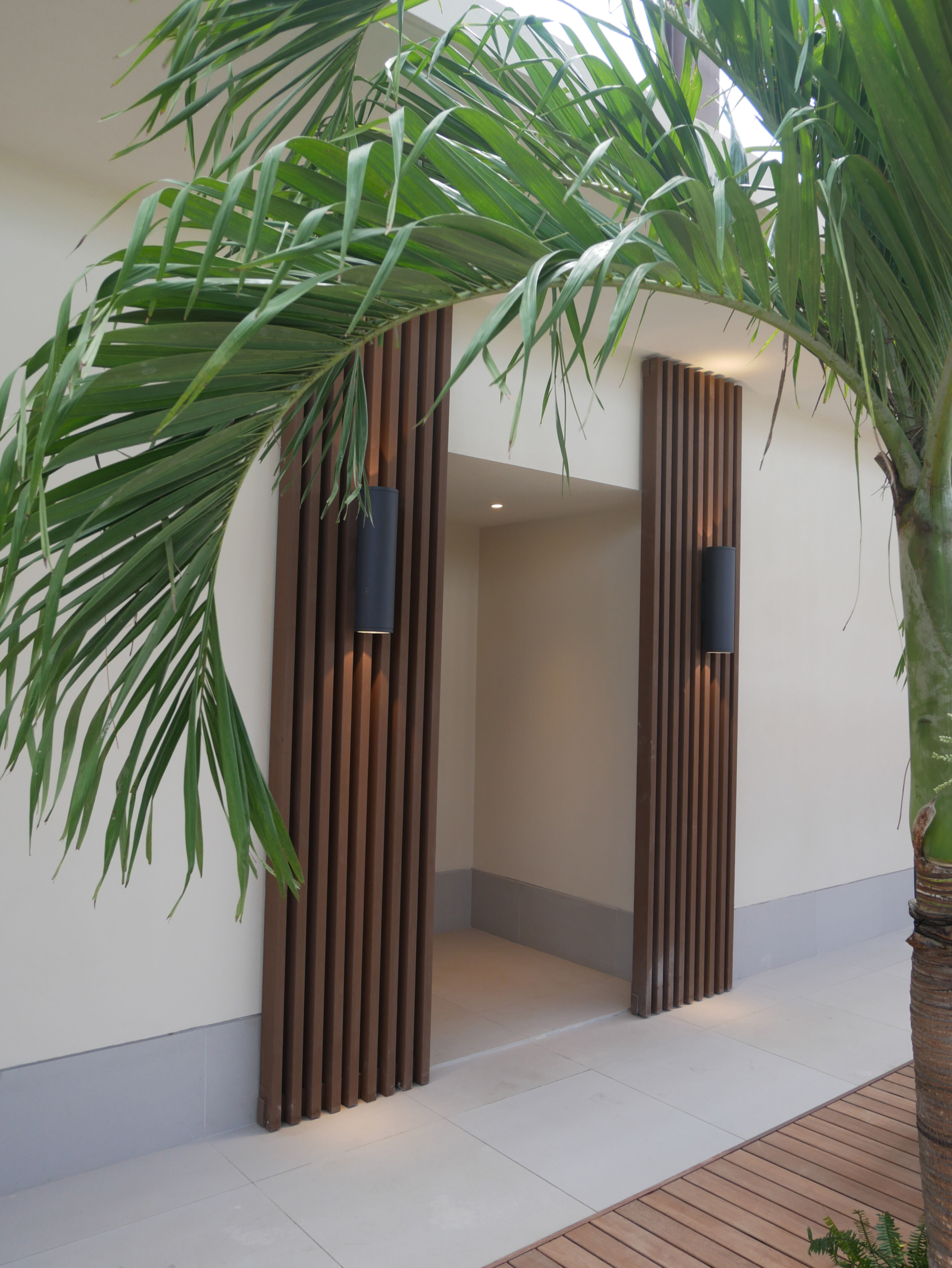 Restaurant und Hotelgewerbe_Vertical Sonnenschutz, jalousien_Vorzeigeprojekte - Hybrid holz