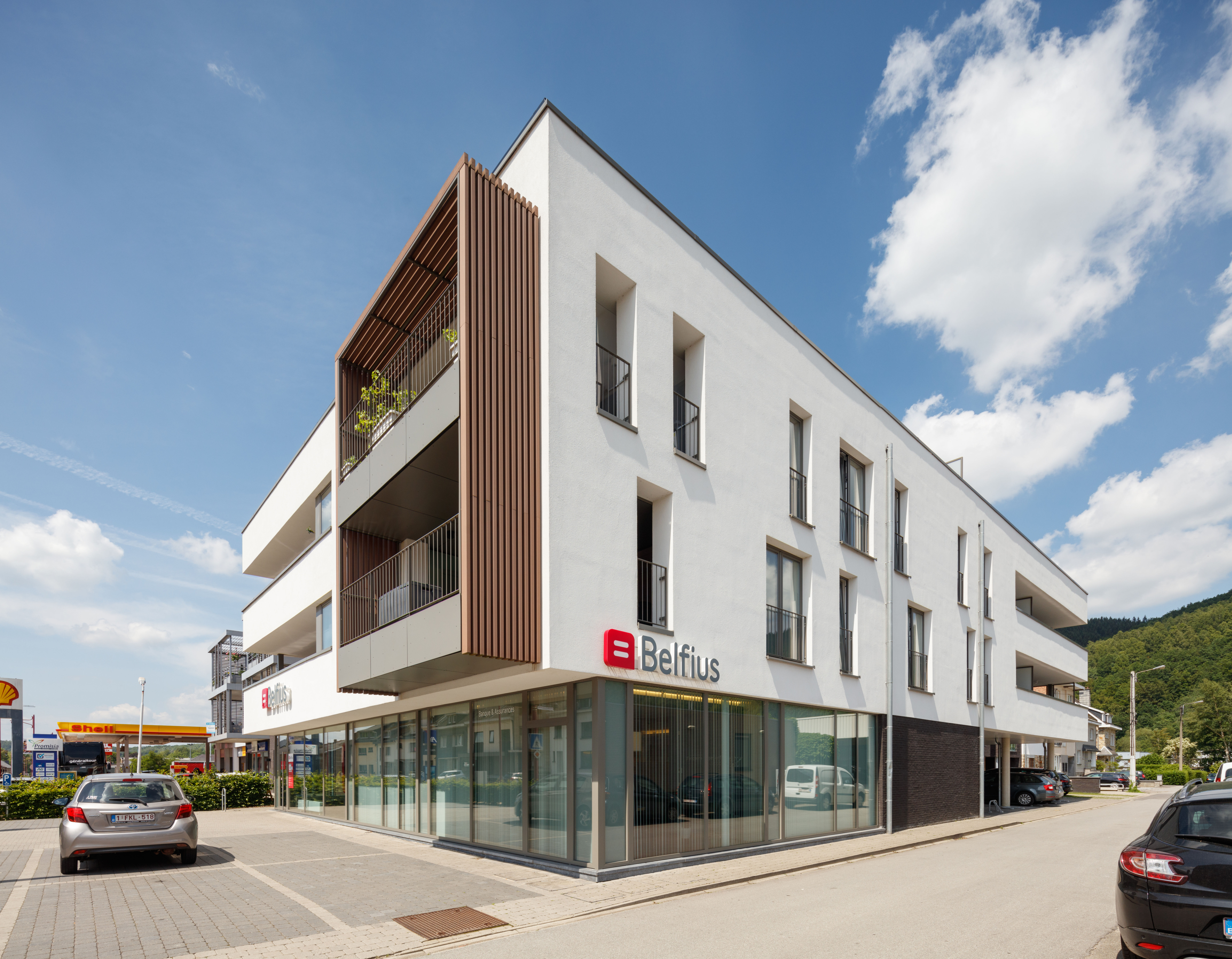 Kaufmännische Gebäude_Pergola, Dachüberstand, Dach_Finanzielle Institution