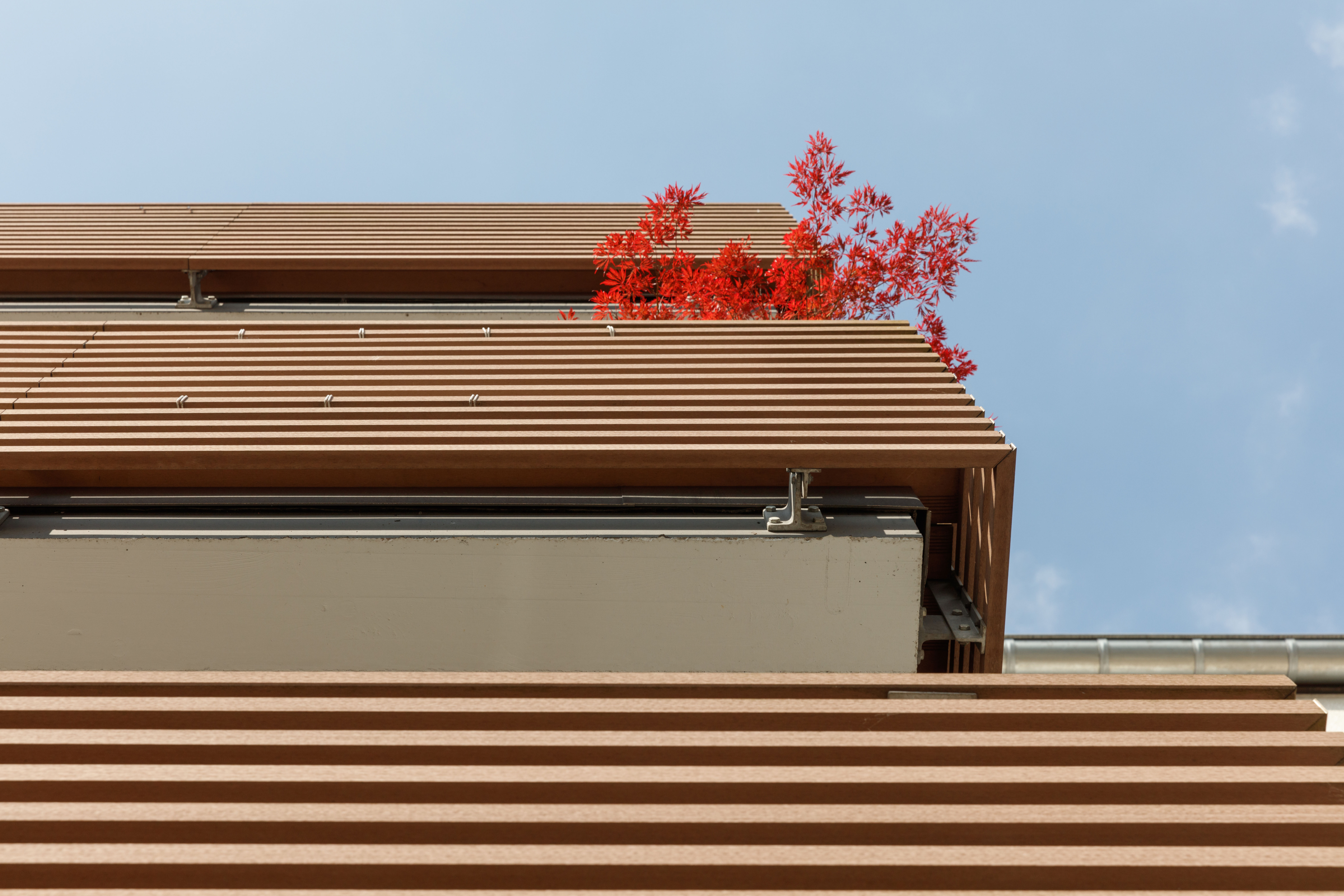 Wohngebäude_Geländer_Wohnhaus