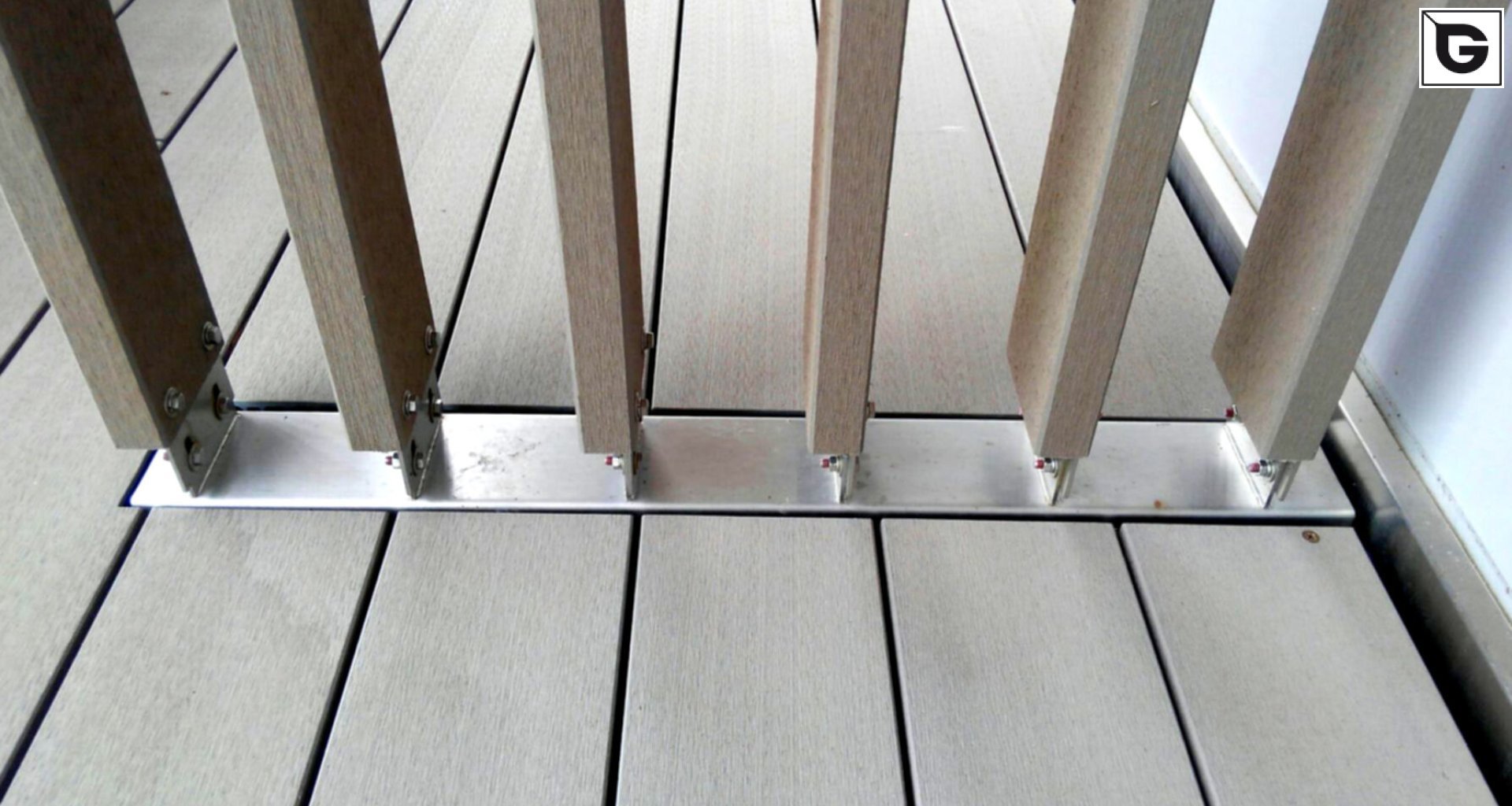 Assembly
 Pergola 8520