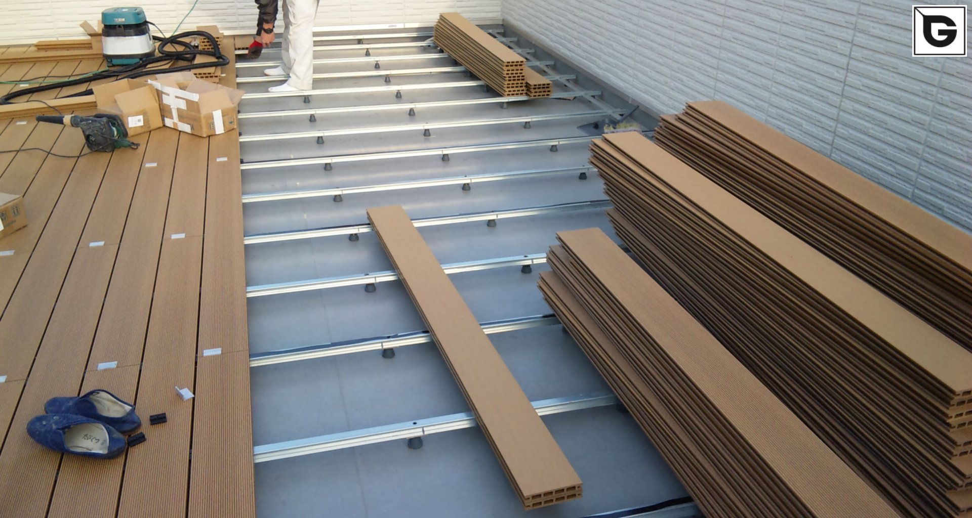 Assembly
 Decking 8523