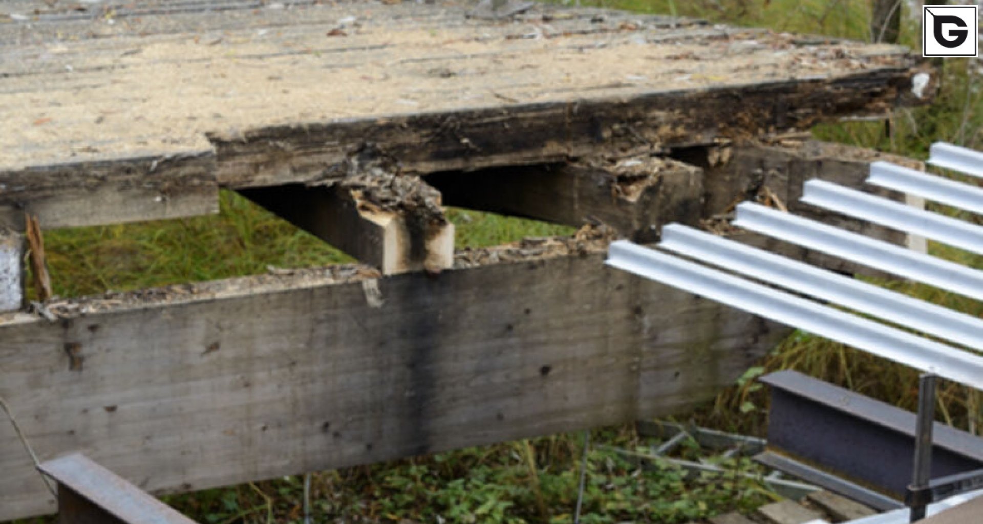 Assembly
 Decking 8525