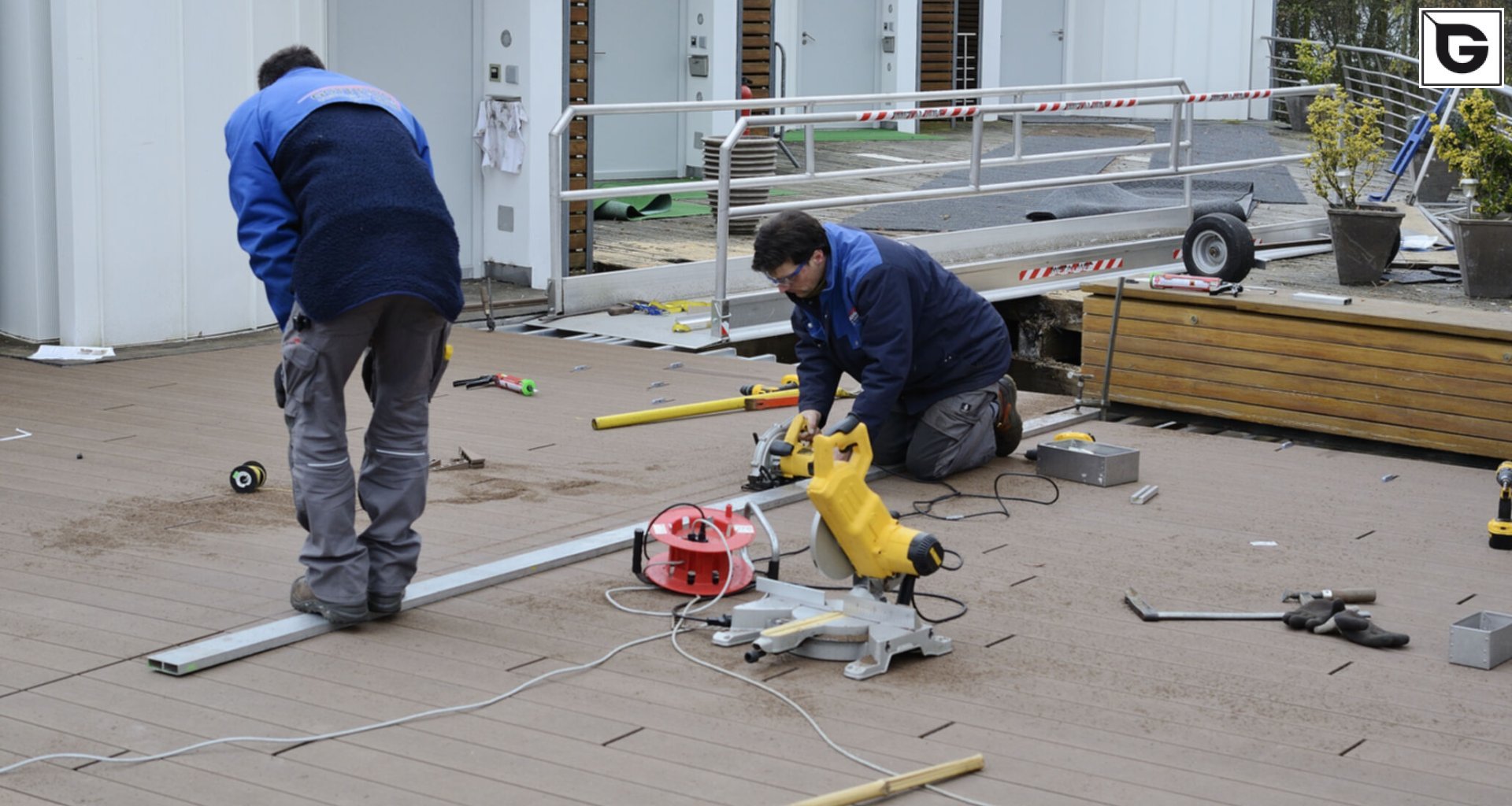 Assembly
 Decking 8525