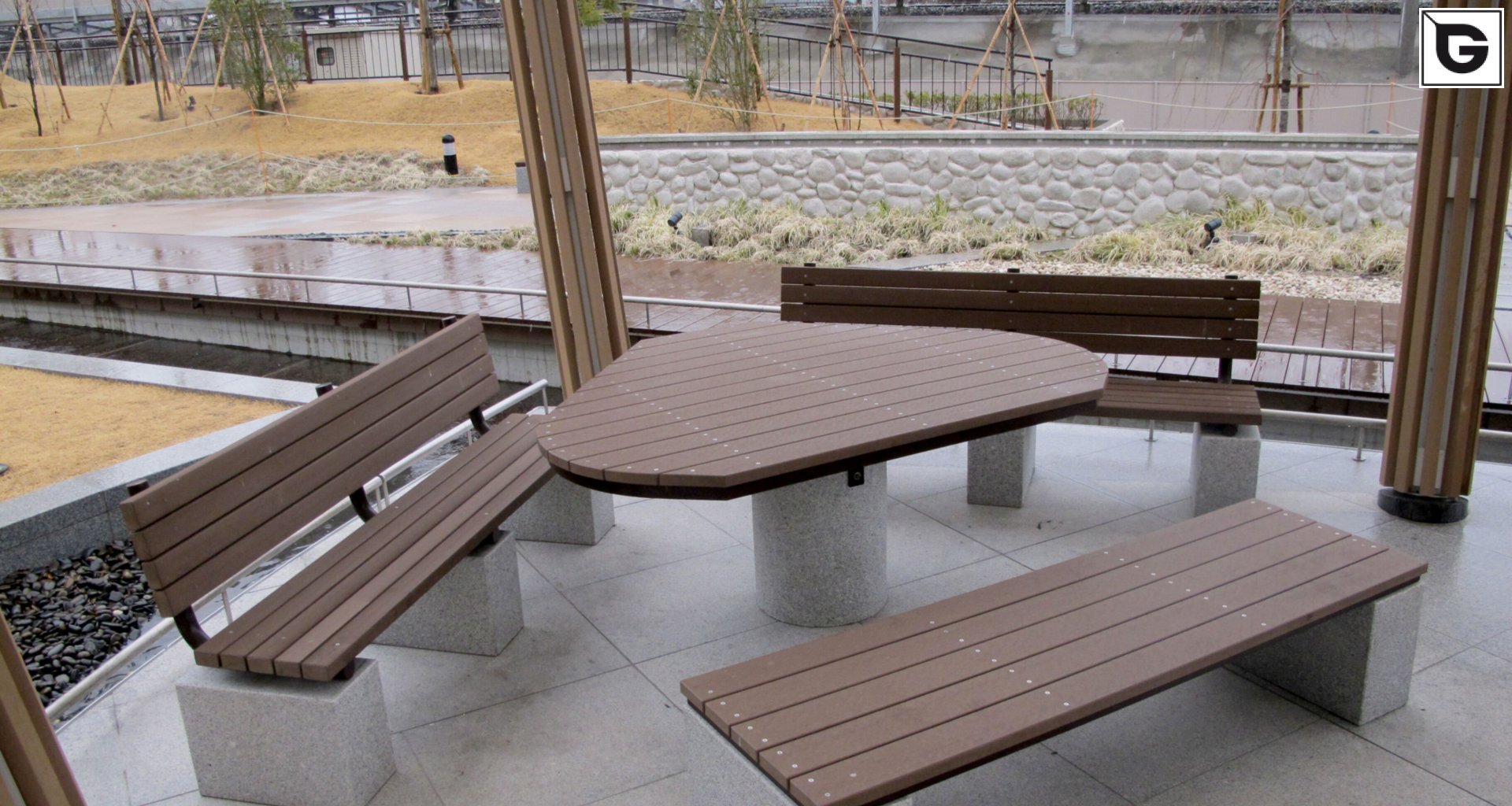 Einrichtungen_Straßenausstattung_Flughafen, Bahnhof