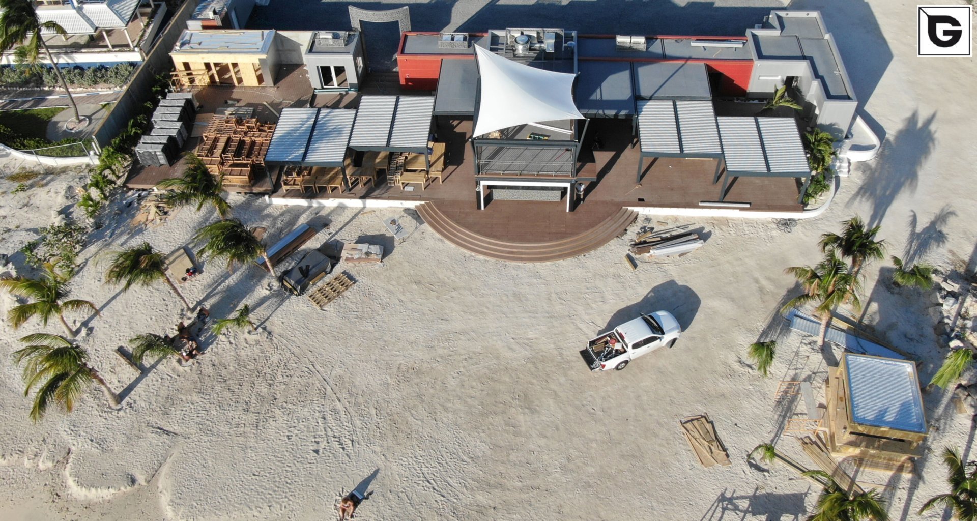 Einrichtungen_Terrasse Gewerbliche Nutzung_Am Wasser entlang