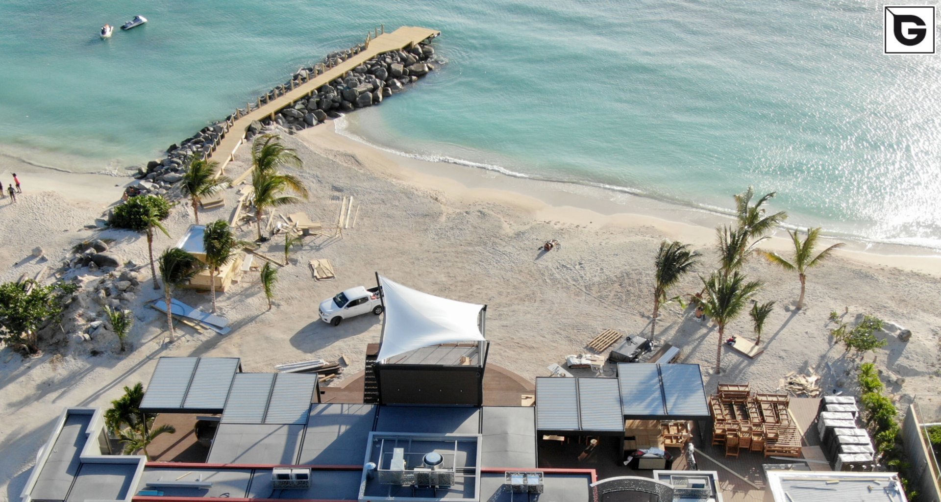 Einrichtungen_Terrasse Gewerbliche Nutzung_Am Wasser entlang
