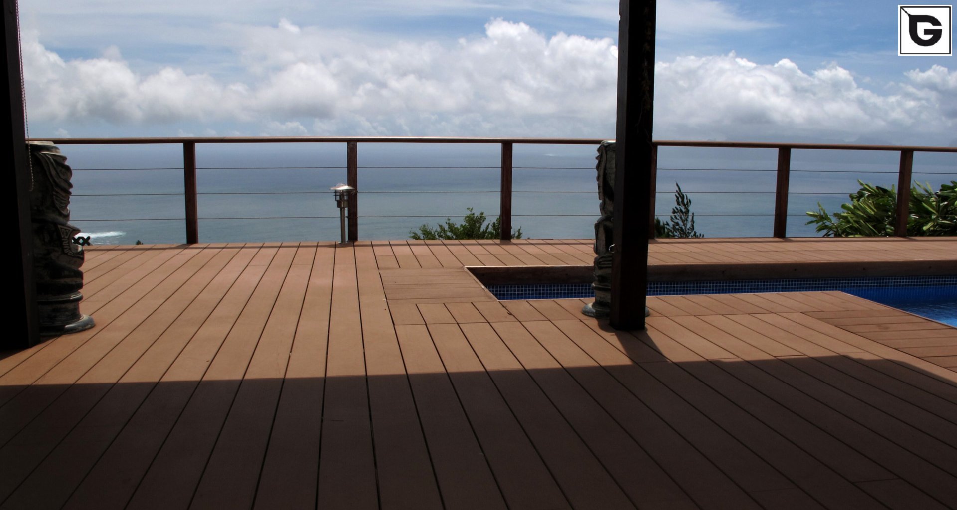 Einrichtungen_Schwimmbad deck_Am Wasser entlang