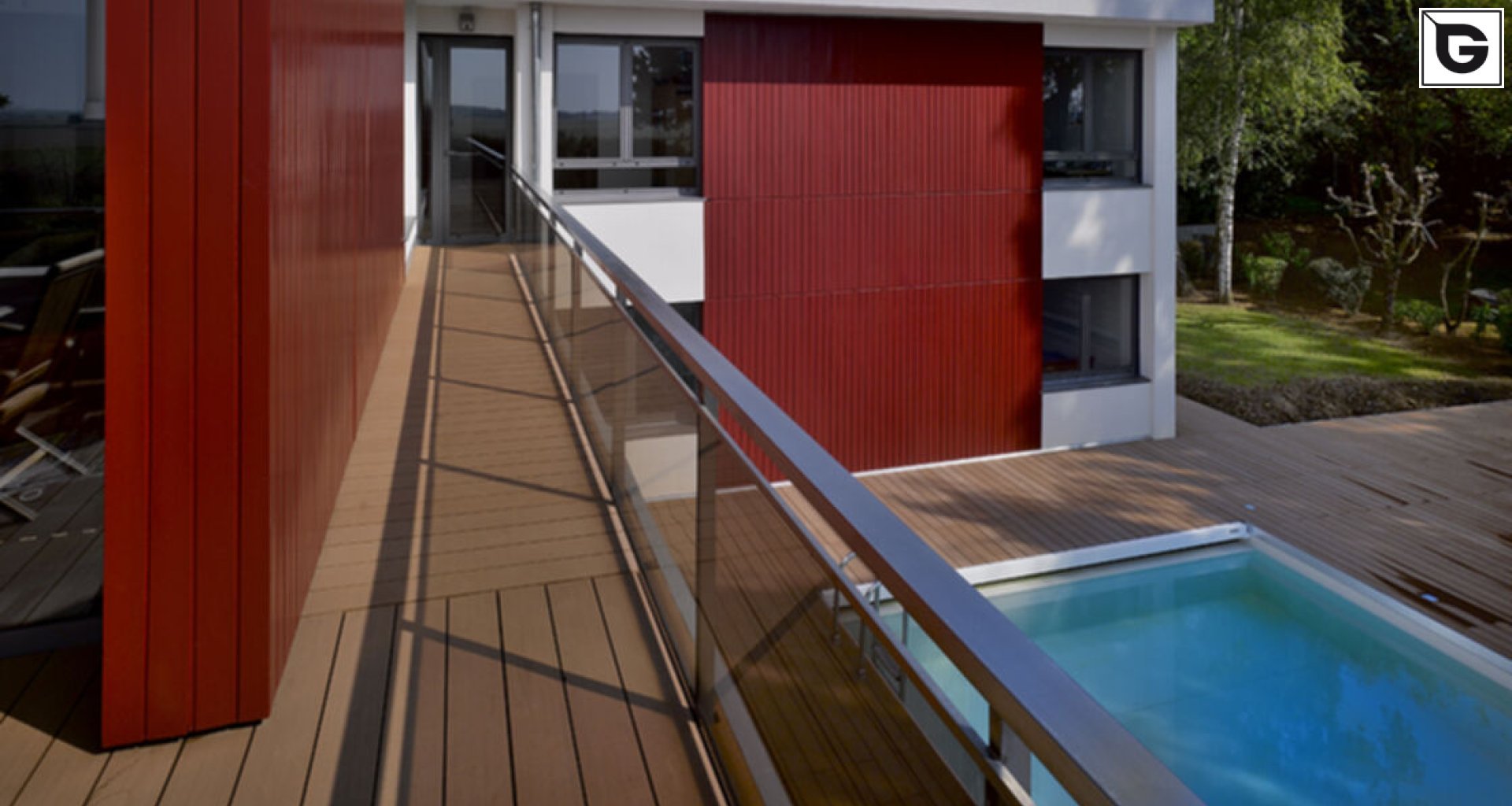 Einrichtungen_Schwimmbad deck_Am Wasser entlang