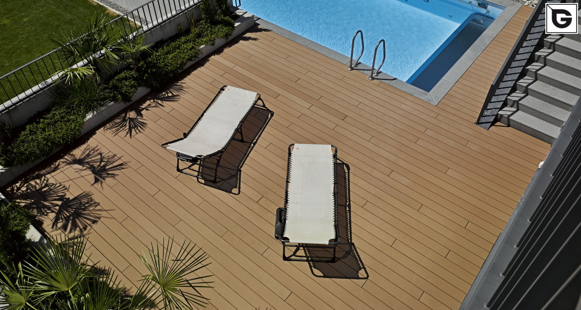 Einrichtungen_Schwimmbad deck_Am Wasser entlang