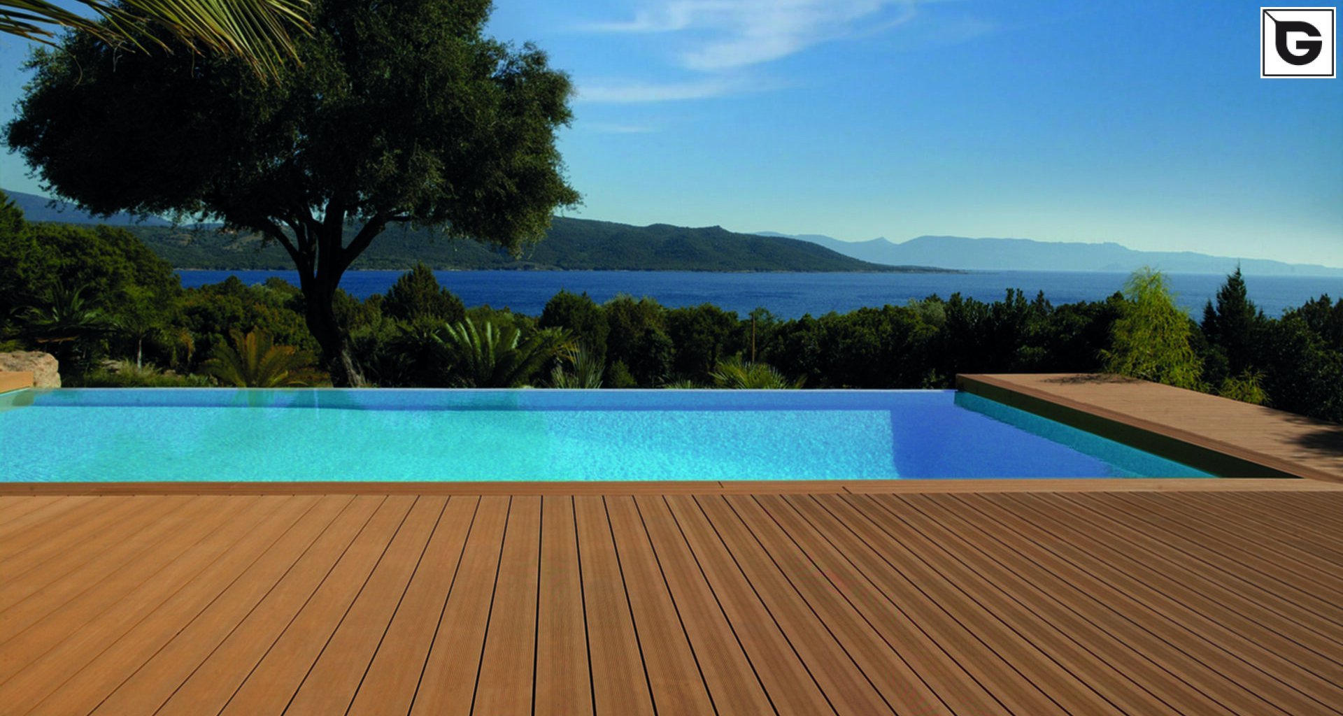 Einrichtungen_Schwimmbad deck_Am Wasser entlang