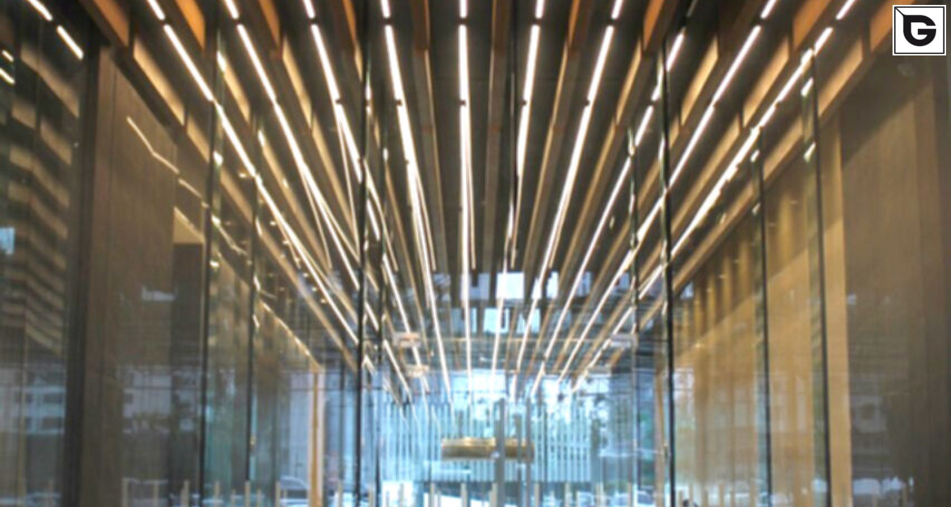 Verwaltungsgebäude_Vertical Sonnenschutz, jalousien_Vorzeigeprojekte - Hybrid holz