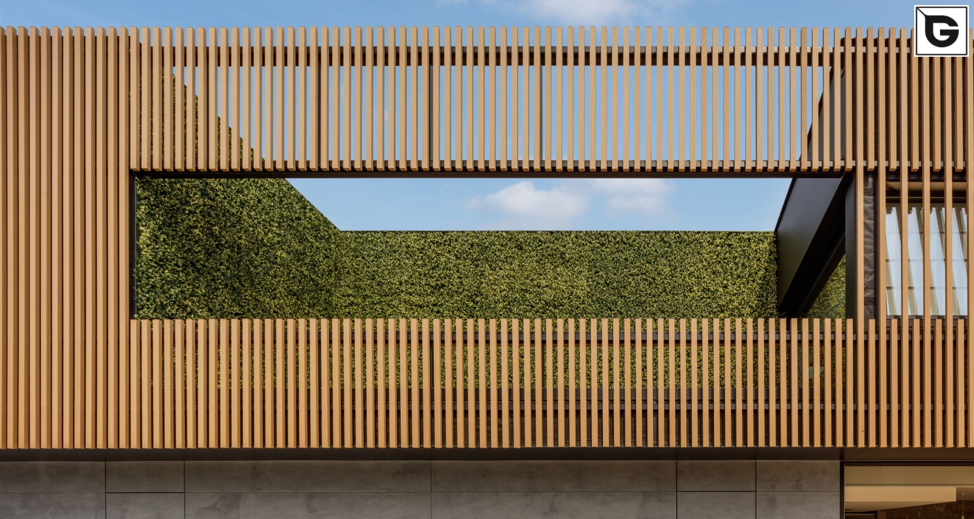 Verwaltungsgebäude_Offene Fassadenverkleidung - verti._Büros