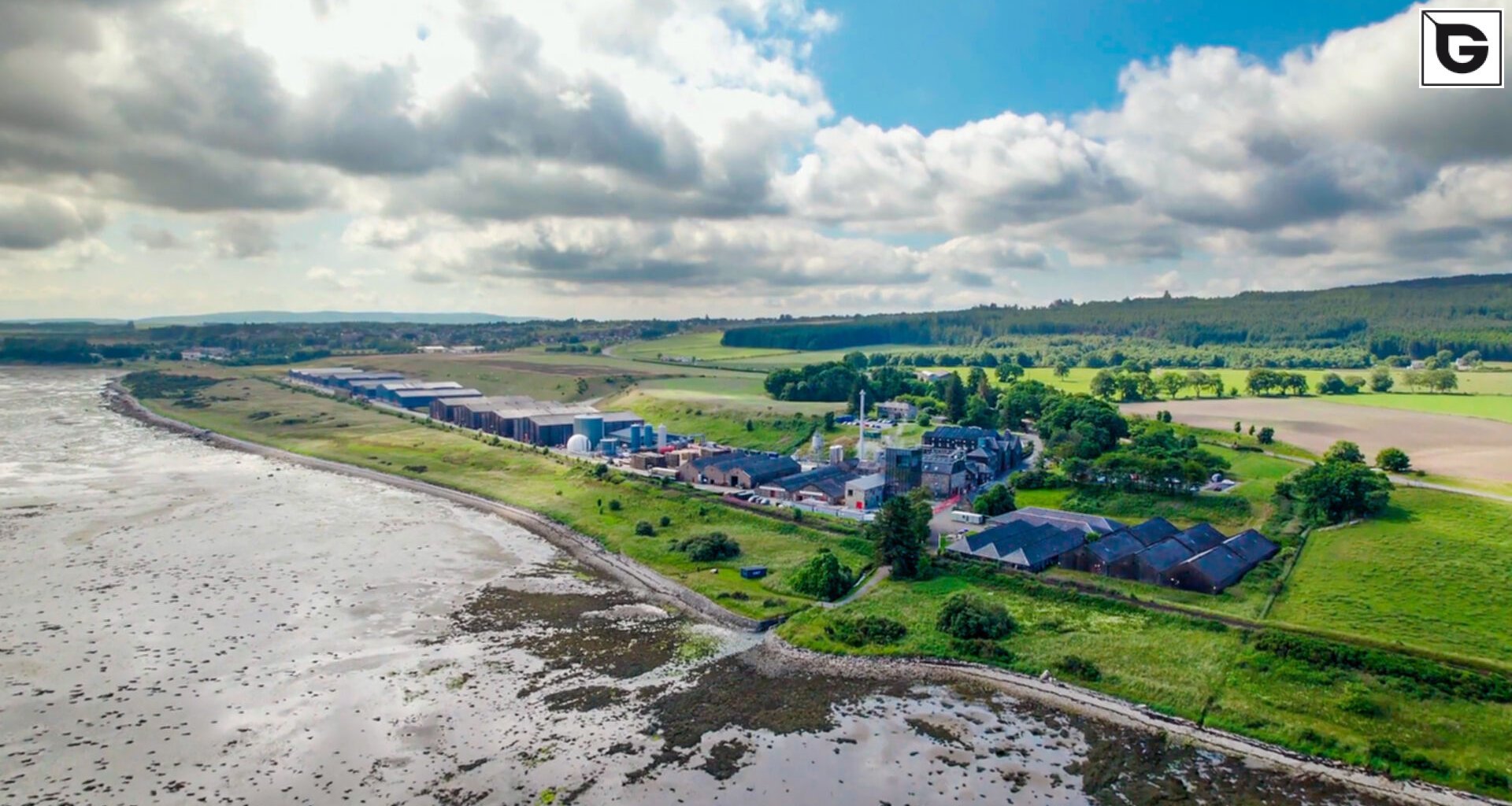 Wohngebäude_Geländer_Wohnhaus