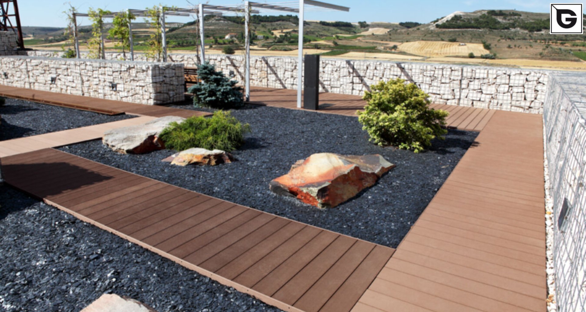 Institutionelle Einrichtungen_Dachanlage, Balk., Laufgang_Gebogene Profilen