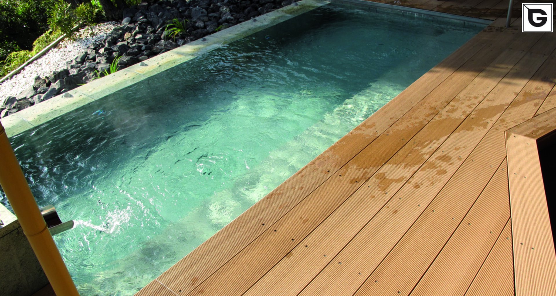 Restaurant und Hotelgewerbe_Schwimmbad deck_Hotel