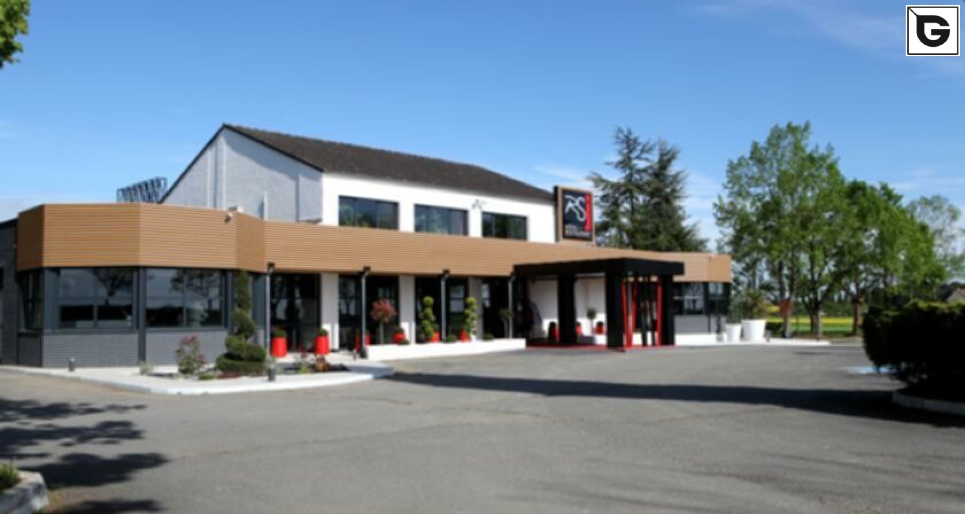 Restaurant und Hotelgewerbe_Offene Fassadenverkleidung - horiz._Hotel