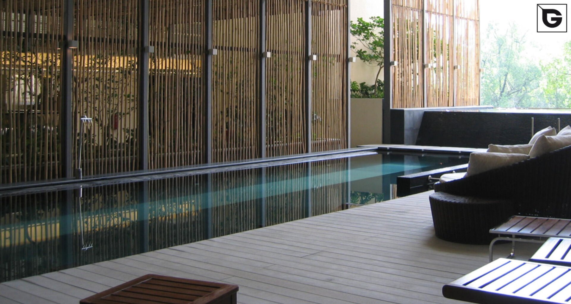 Restaurant und Hotelgewerbe_Schwimmbad deck_Hotel