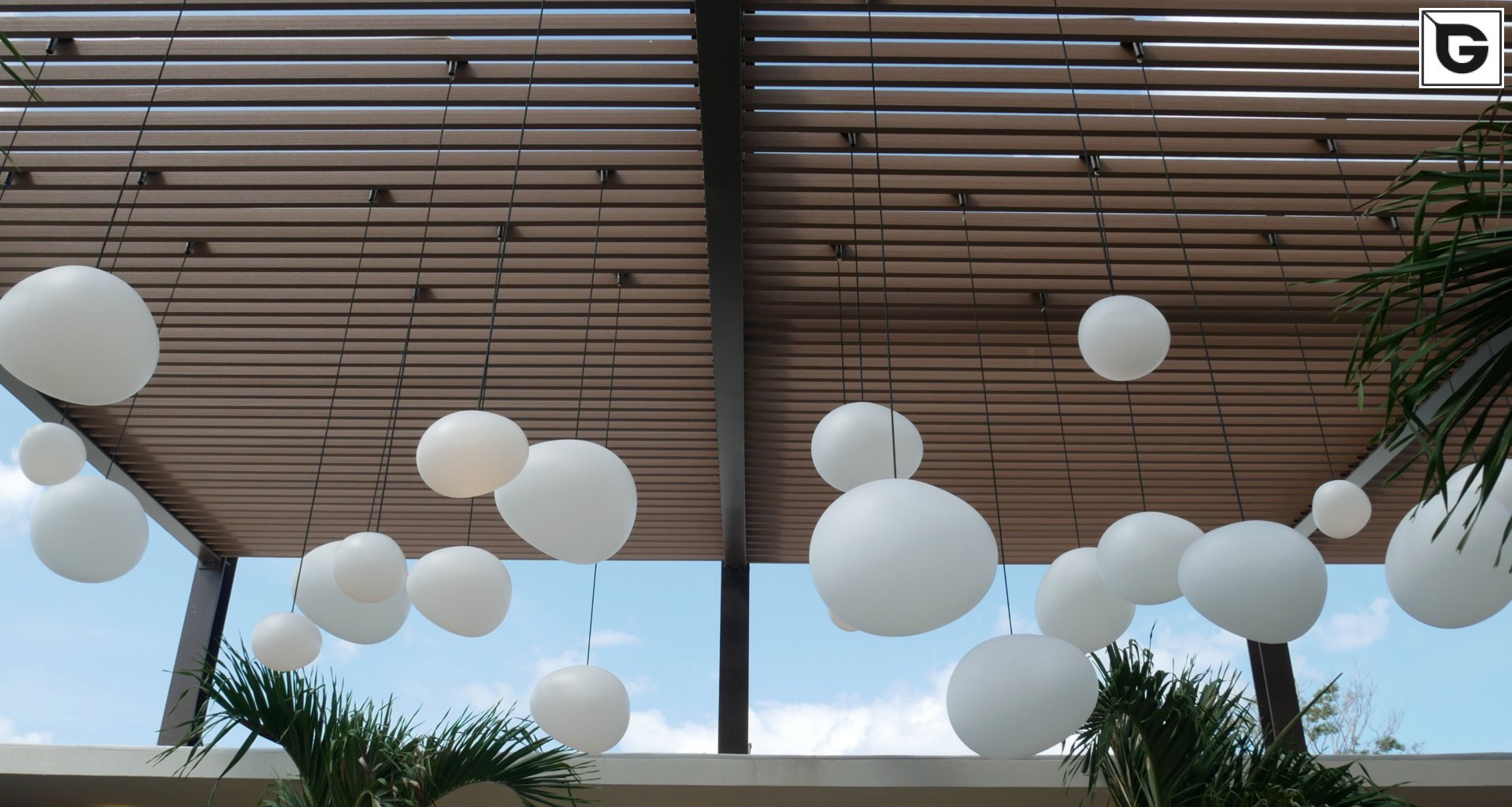 Restaurant und Hotelgewerbe_Vertical Sonnenschutz, jalousien_Vorzeigeprojekte - Hybrid holz