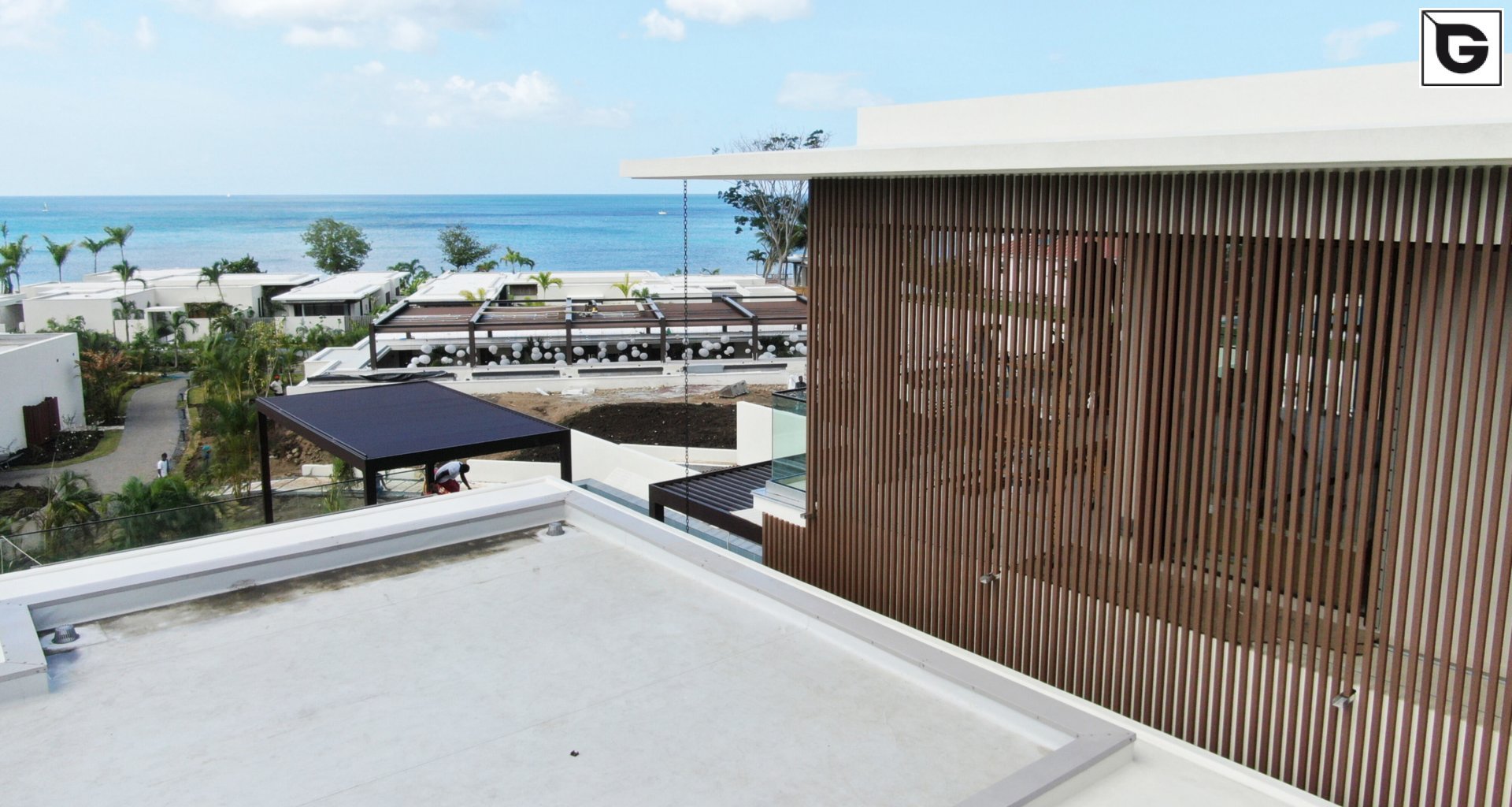 Restaurant und Hotelgewerbe_Vertical Sonnenschutz, jalousien_Vorzeigeprojekte - Hybrid holz