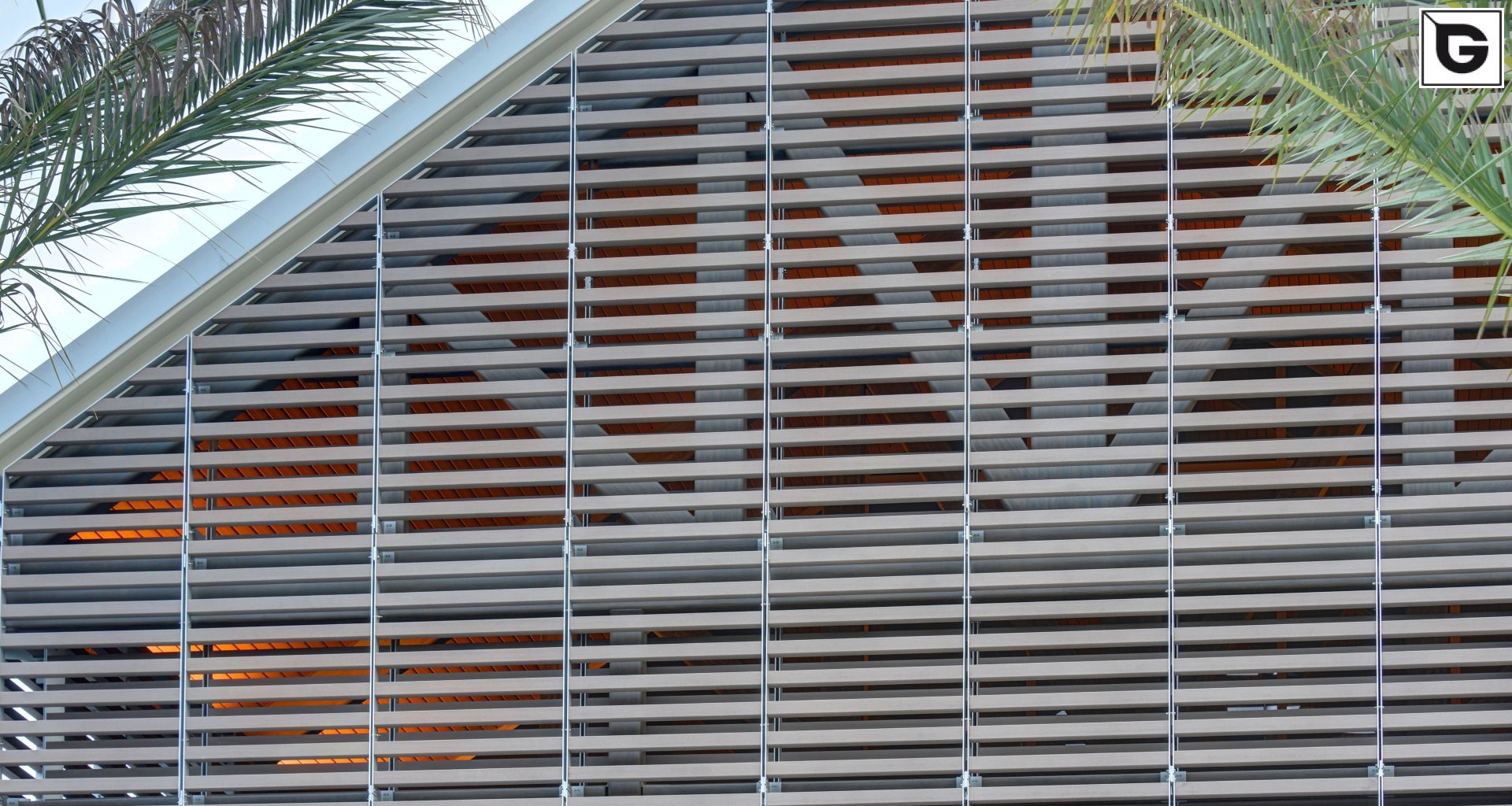 Institutionelle Einrichtungen_Horizontal Sonnenschutz, jalousien_Vorzeigeprojekte - Hybrid holz