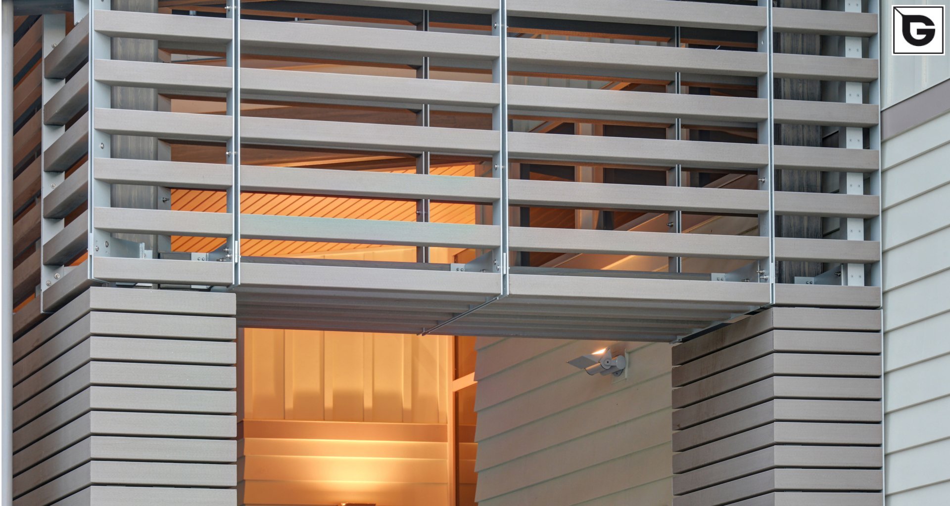 Institutionelle Einrichtungen_Horizontal Sonnenschutz, jalousien_Vorzeigeprojekte - Hybrid holz