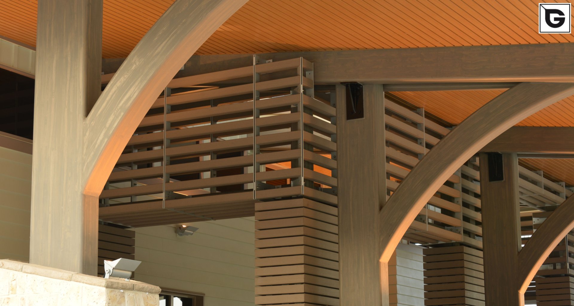 Institutionelle Einrichtungen_Horizontal Sonnenschutz, jalousien_Vorzeigeprojekte - Hybrid holz