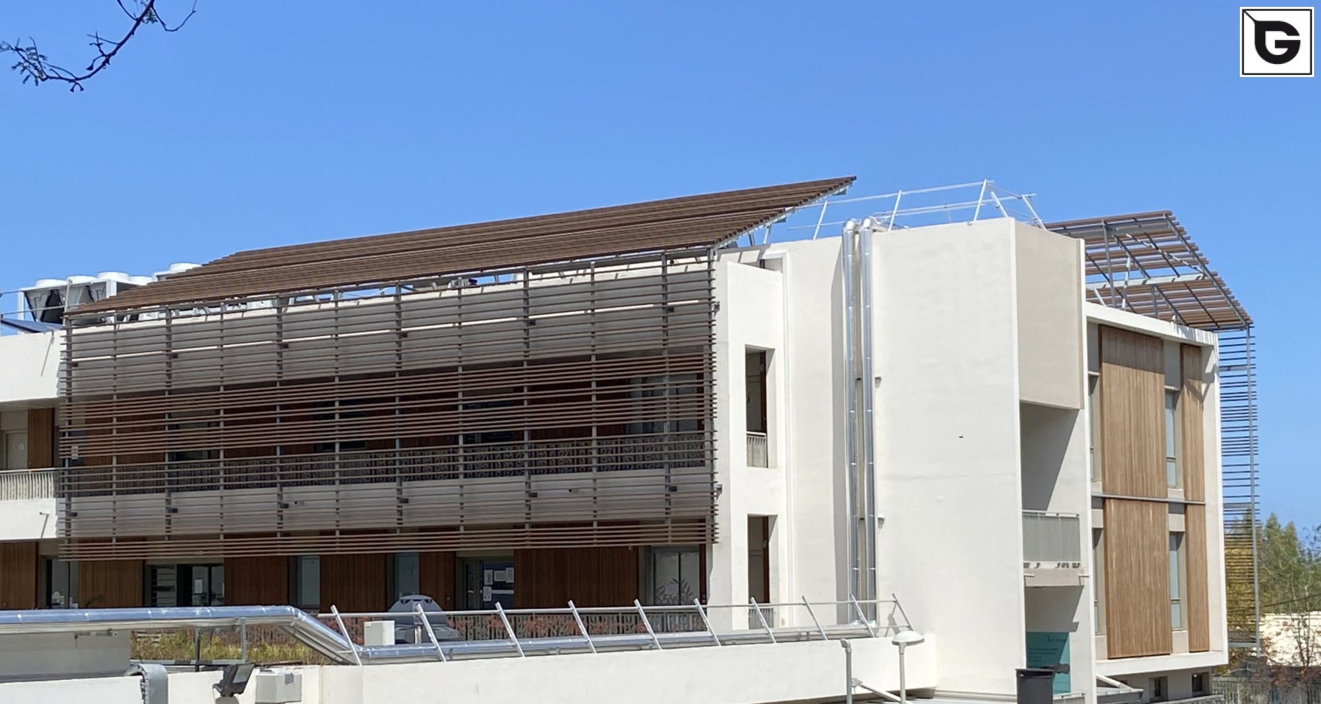 Institutionelle Einrichtungen_Horizontal Sonnenschutz, jalousien_Krankenhaus, Arztpraxis