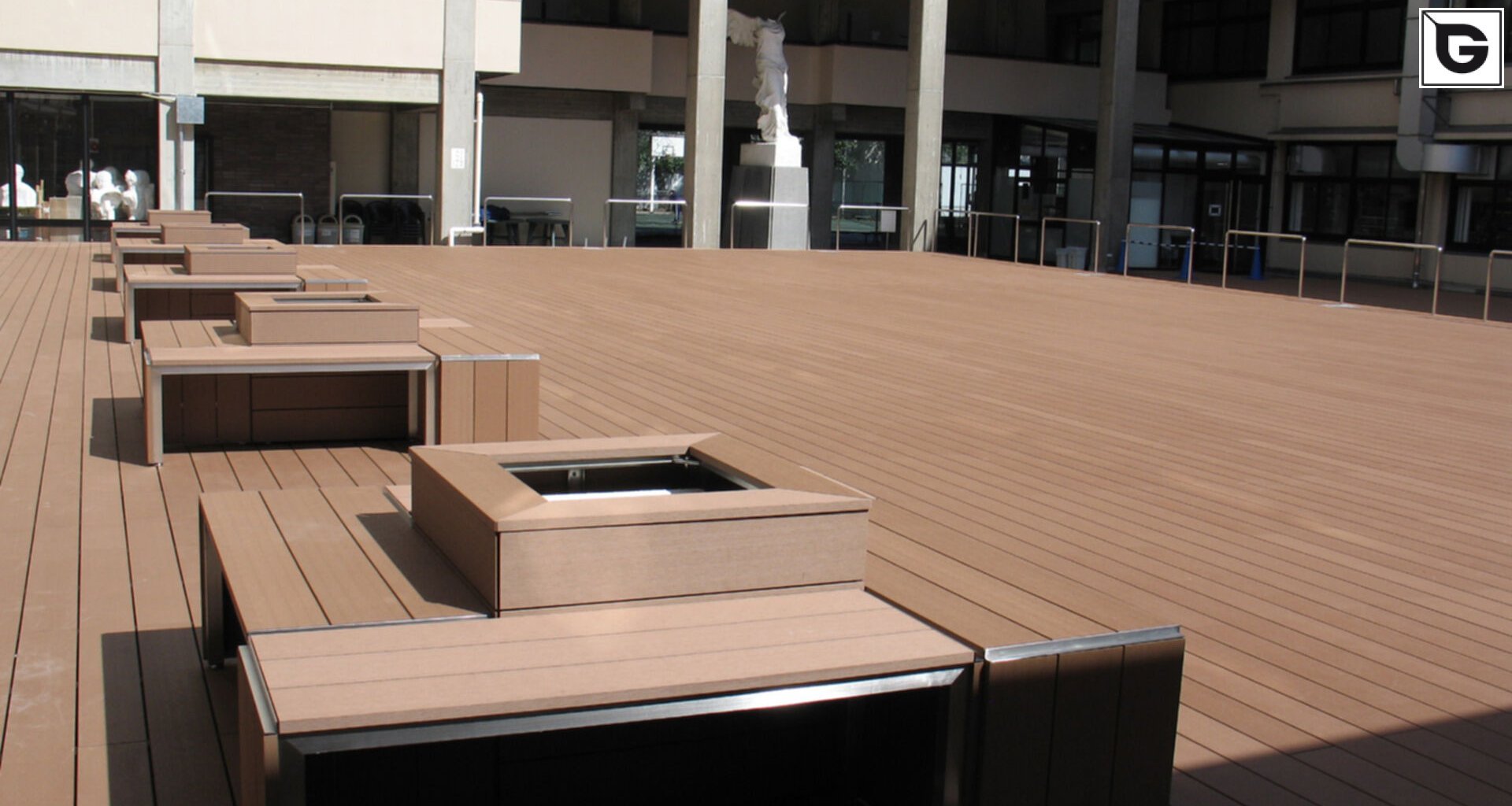 Institutionelle Einrichtungen_Straßenausstattung_Gebogene Profilen