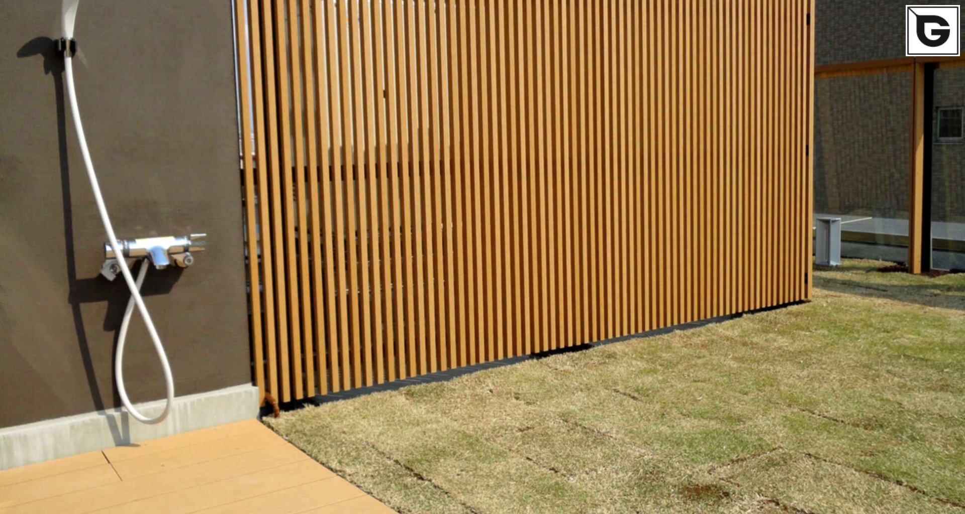 Institutionelle Einrichtungen_Zäune, Mauer, Portal_Gebogene Profilen