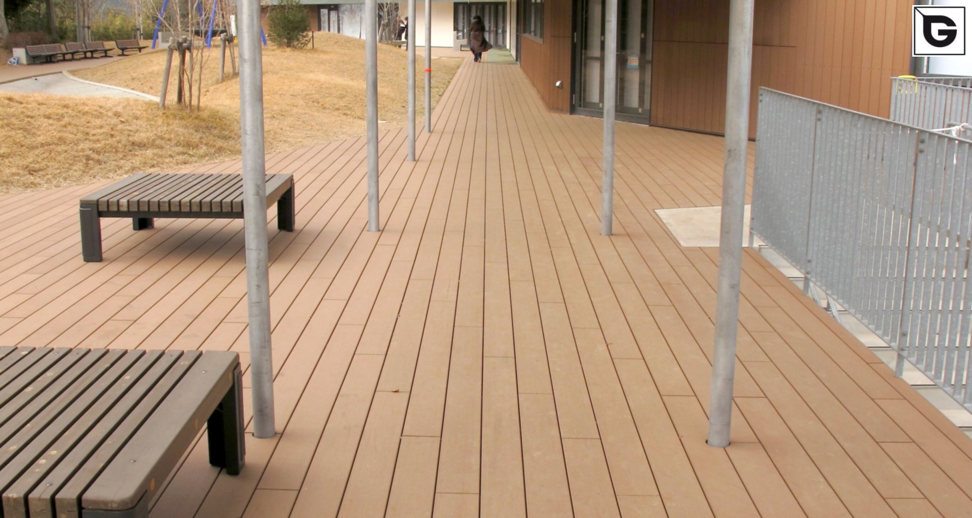 Institutionelle Einrichtungen_Terrasse Gewerbliche Nutzung_Gebogene Profilen