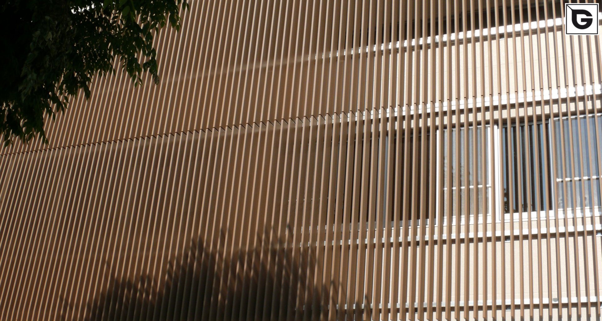 Institutionelle Einrichtungen_Vertical Sonnenschutz, jalousien_Gebogene Profilen