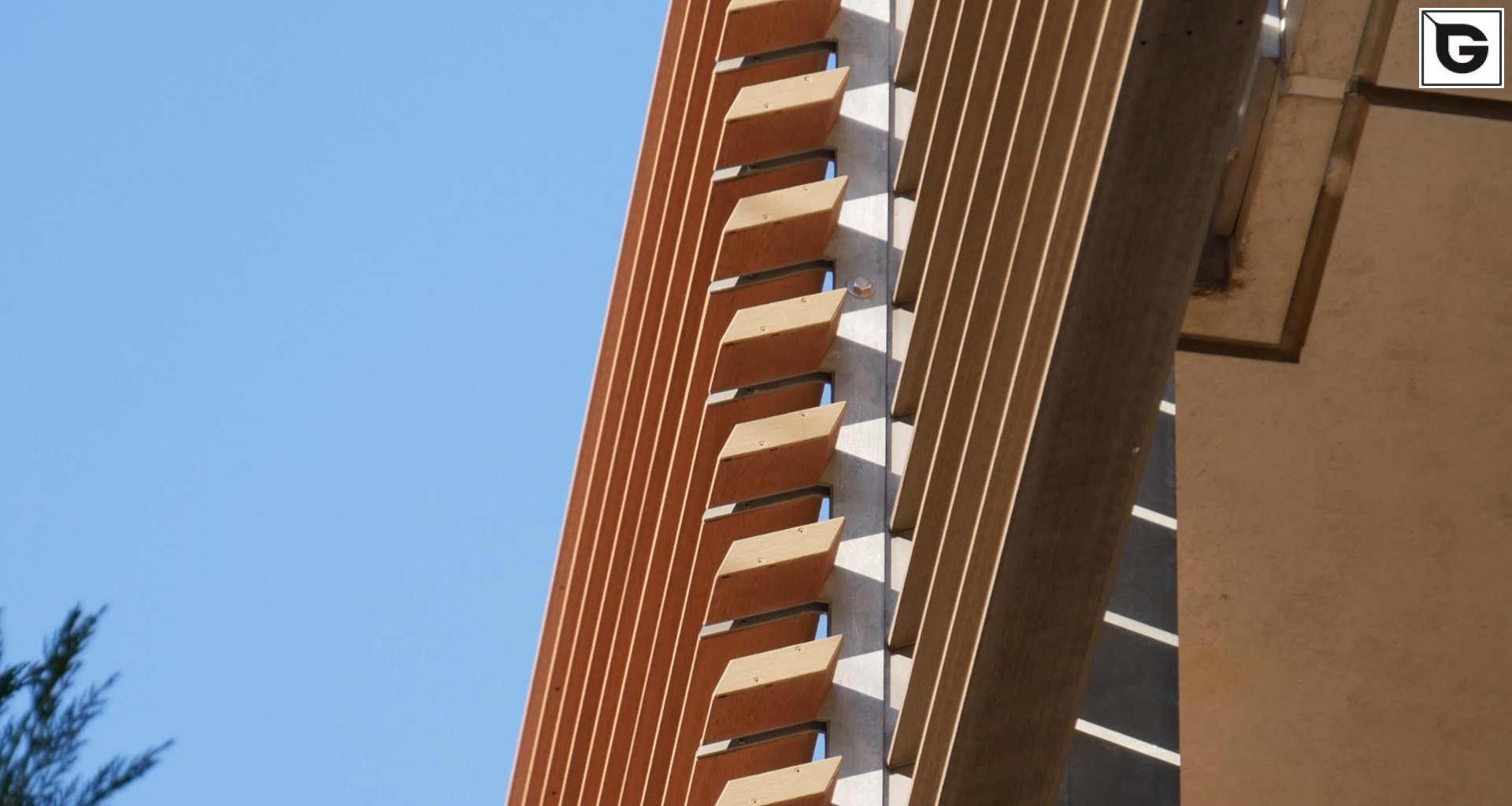 Institutionelle Einrichtungen_Horizontal Sonnenschutz, jalousien_Gebogene Profilen