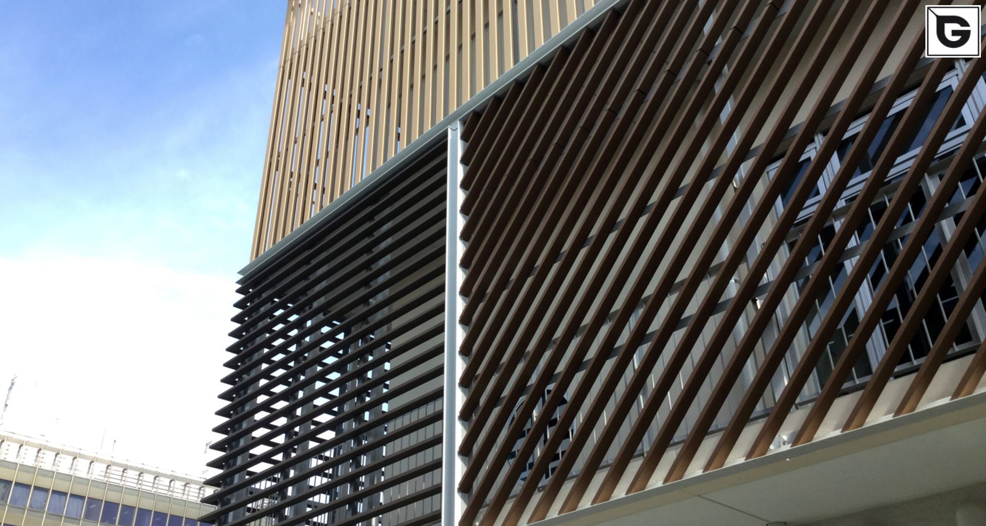 Institutionelle Einrichtungen_Verti & Horiz Fassadenverkleidung _Gebogene Profilen