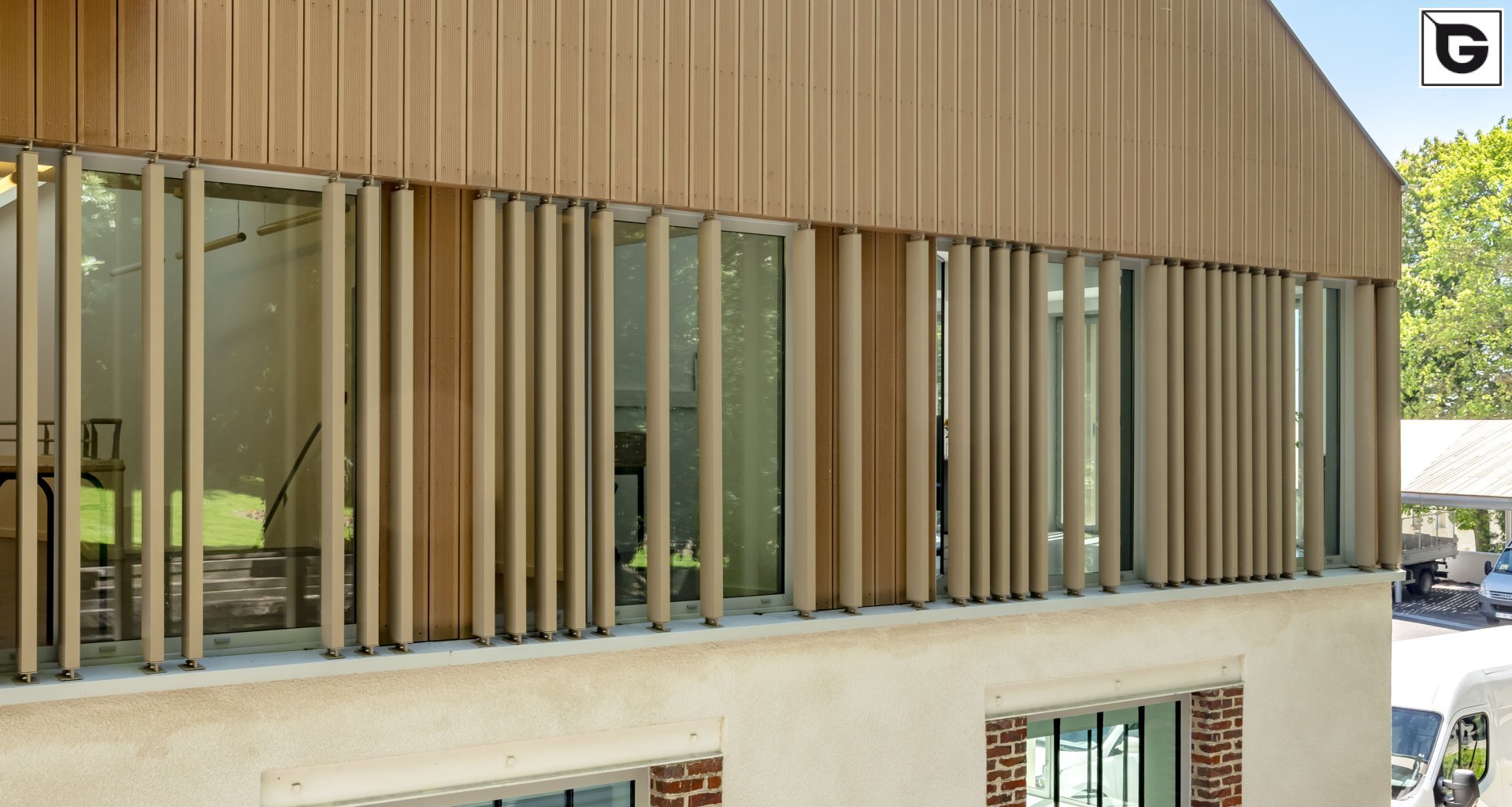 Institutionelle Einrichtungen_Vertical Sonnenschutz, jalousien_Gebogene Profilen