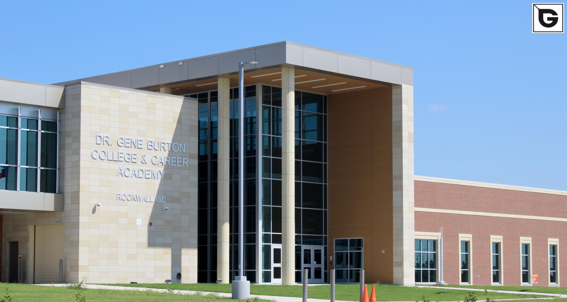 Institutionelle Einrichtungen_Dachuntersicht_Gebogene Profilen