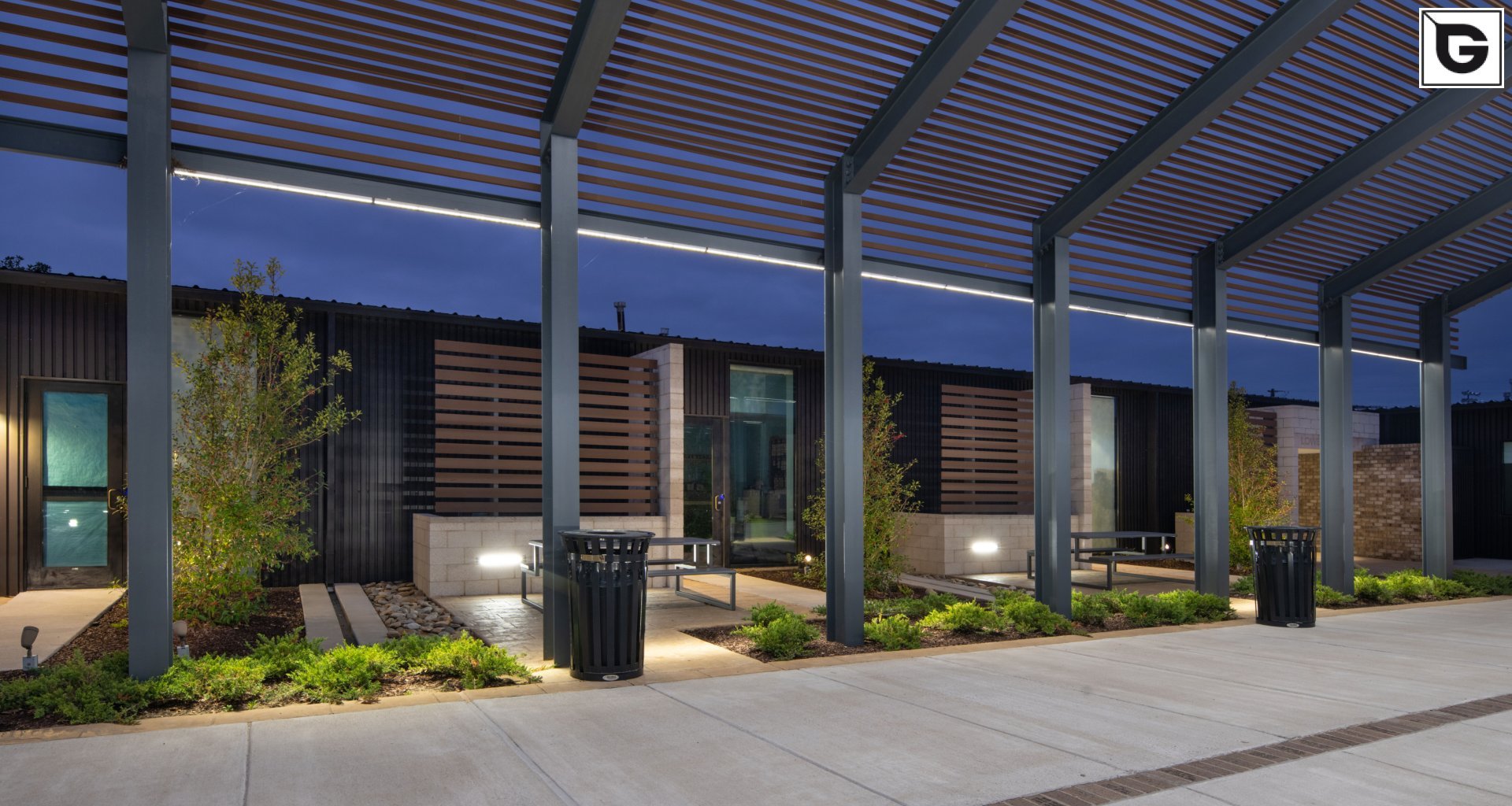 Wohngebäude_Offene Fassadenverkleidung - verti._Wohnhaus