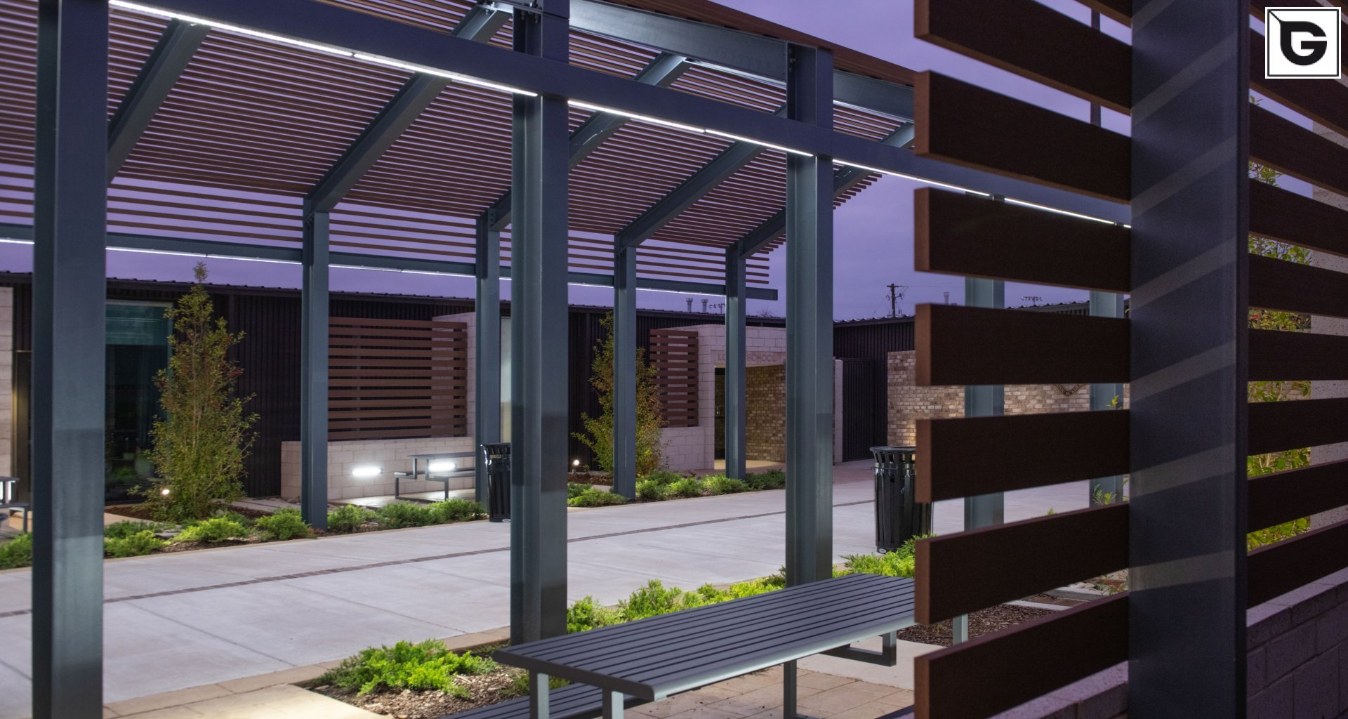 Wohngebäude_Offene Fassadenverkleidung - verti._Wohnhaus