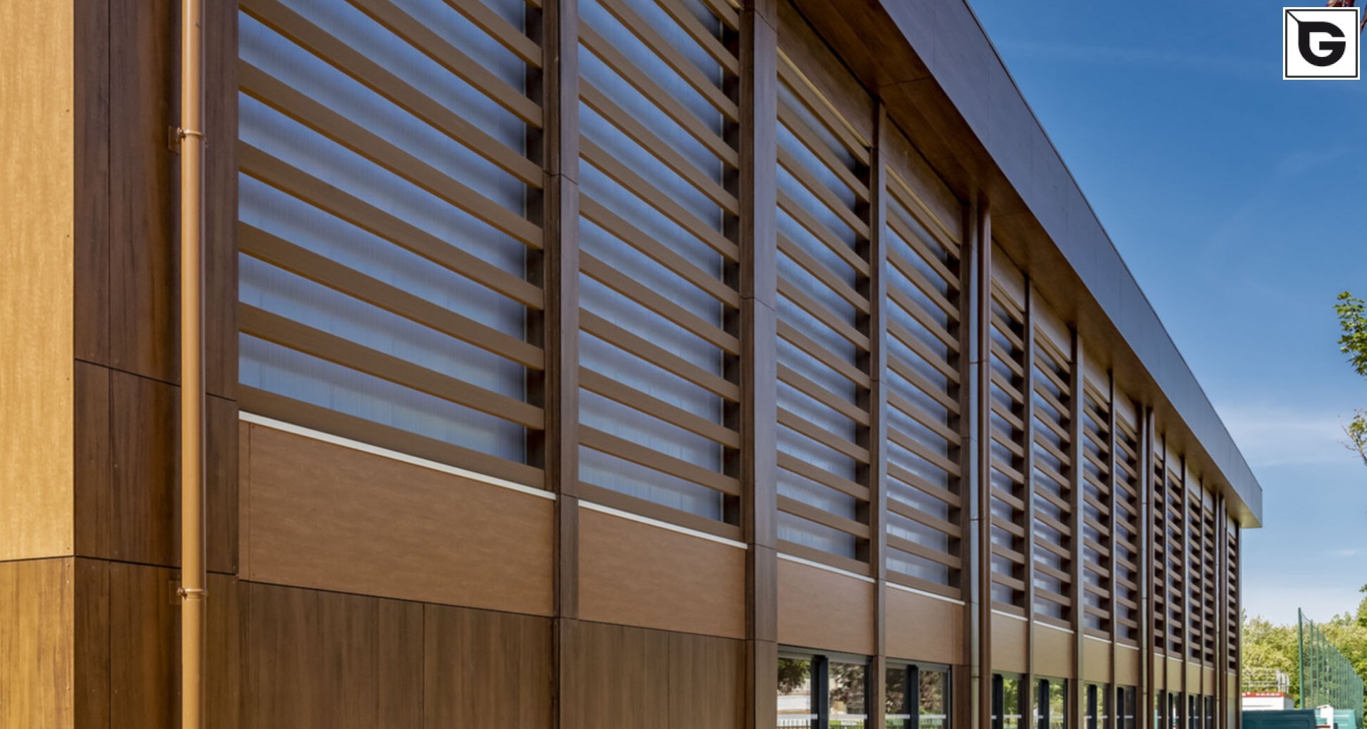 Institutionelle Einrichtungen_Offene Fassadenverkleidung - horiz._Krankenhaus, Arztpraxis