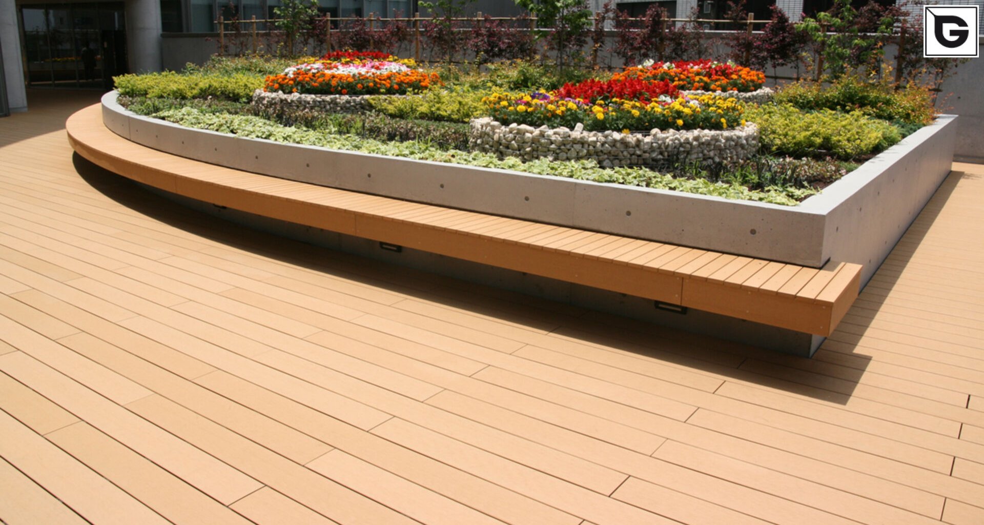 Kaufmännische Gebäude_Straßenausstattung_Finanzielle Institution