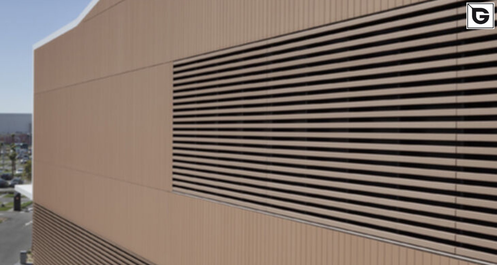 Kaufmännische Gebäude_Verti & Horiz Fassadenverkleidung _Vorzeigeprojekte - WPC holz 