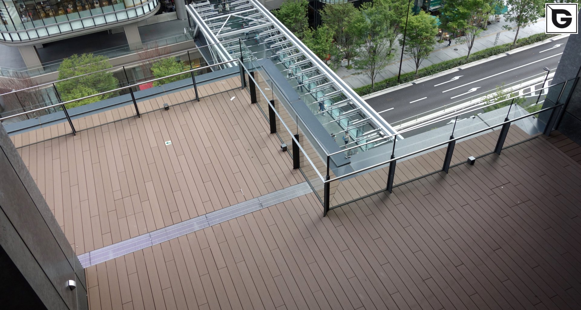 Kaufmännische Gebäude_Terrasse Gewerbliche Nutzung_Vorzeigeprojekte - WPC holz 