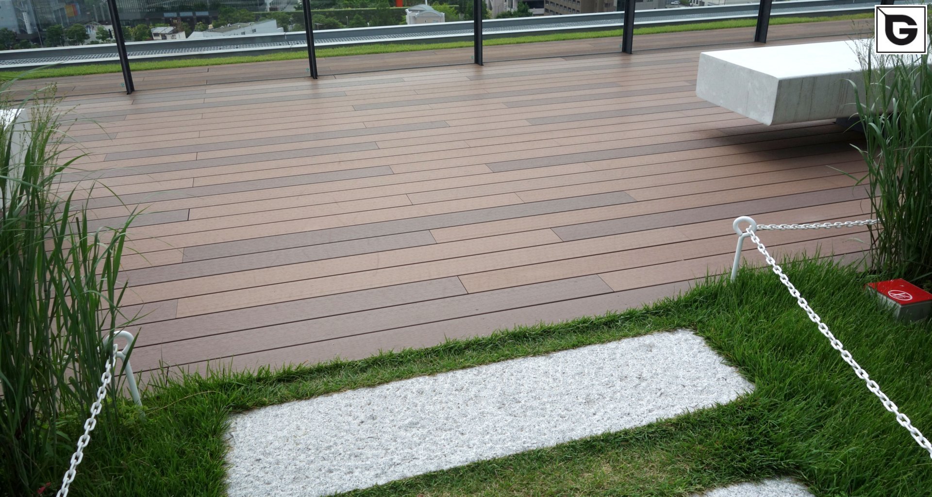 Kaufmännische Gebäude_Terrasse Gewerbliche Nutzung_Vorzeigeprojekte - WPC holz 