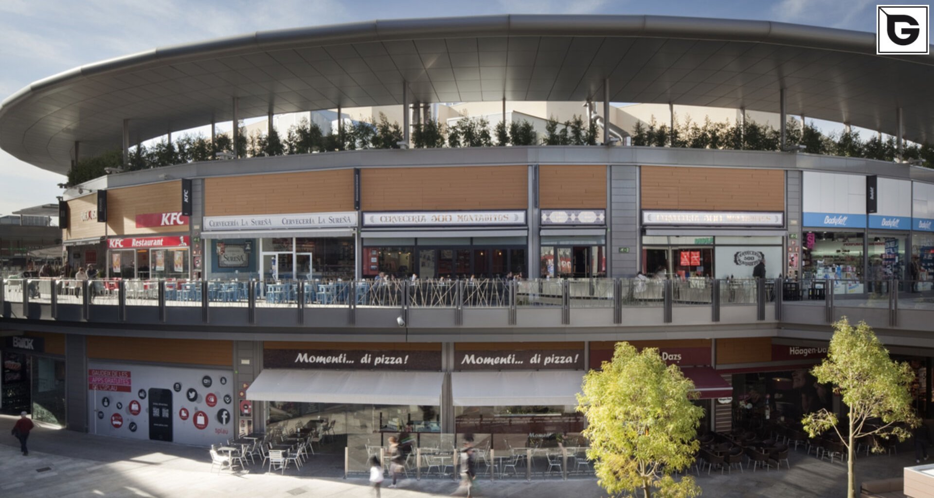 Kaufmännische Gebäude_Fassadenverkleidung - horizontal_Vorzeigeprojekte - WPC holz 