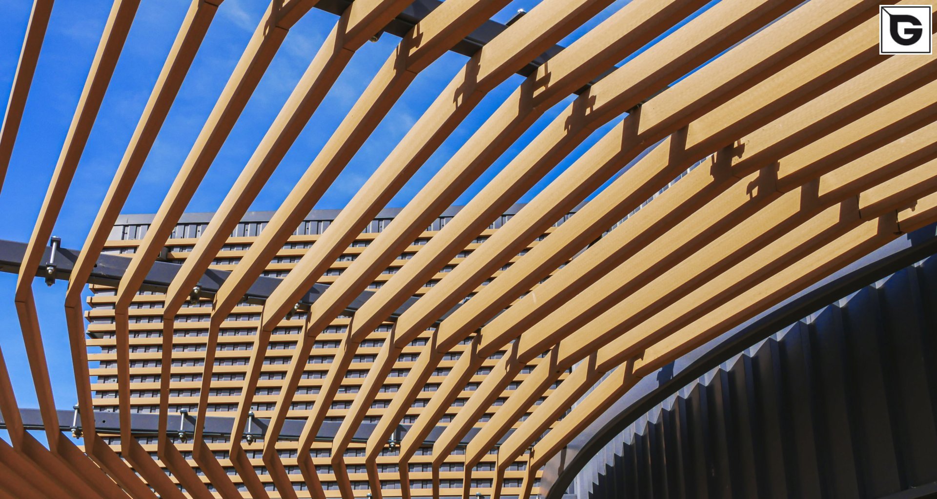 Kaufmännische Gebäude_Pergola, Dachüberstand, Dach_Einkaufszentrum