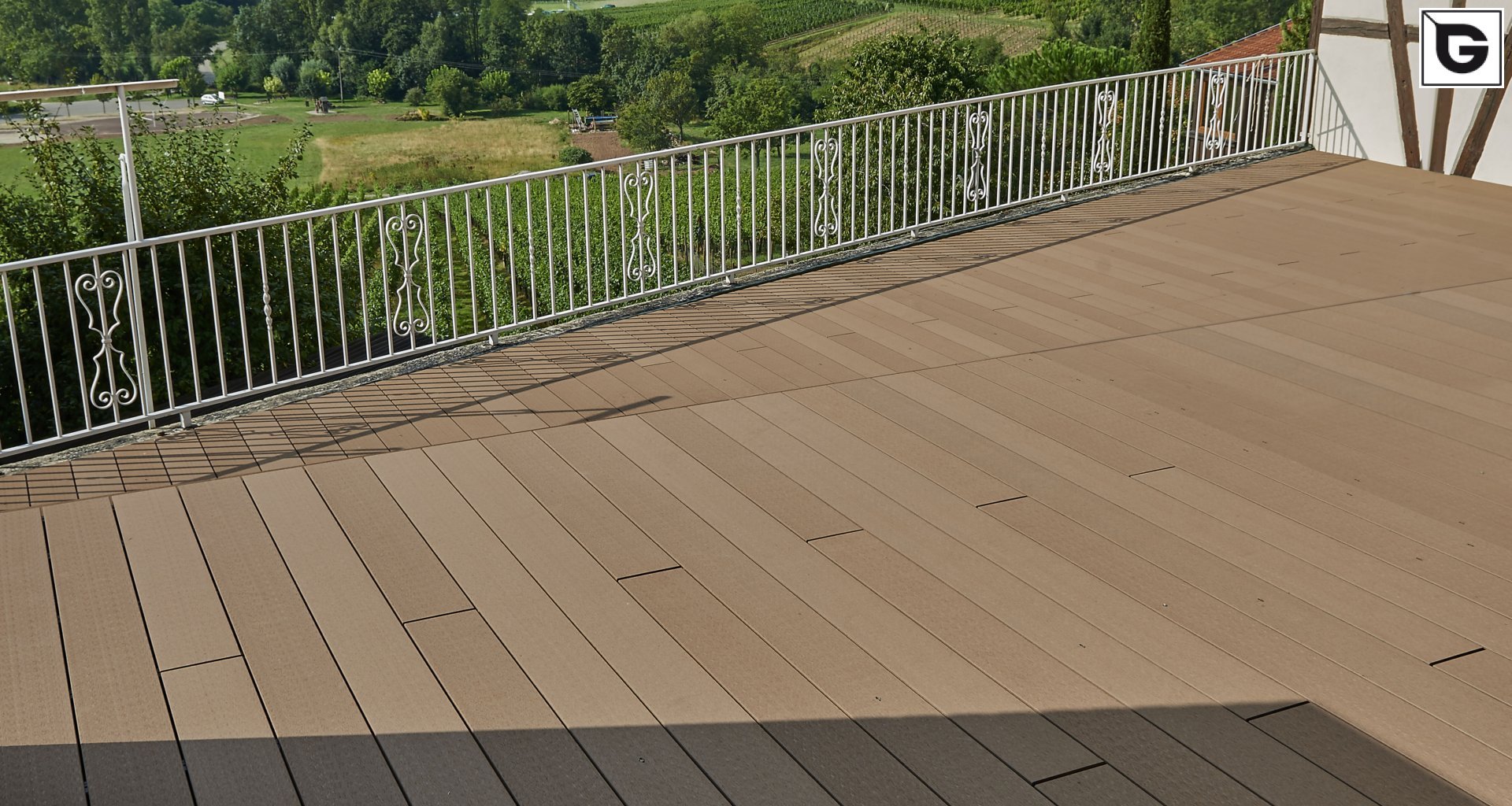 Privathaus_Dachanlage, Balk., Laufgang_Privatresidenz