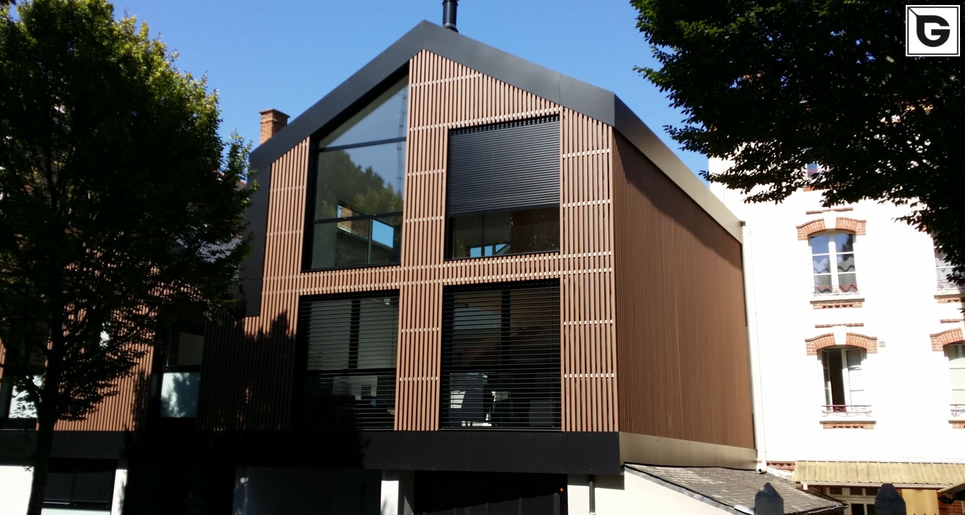 Wohngebäude_Offene Fassadenverkleidung - verti._Privatresidenz