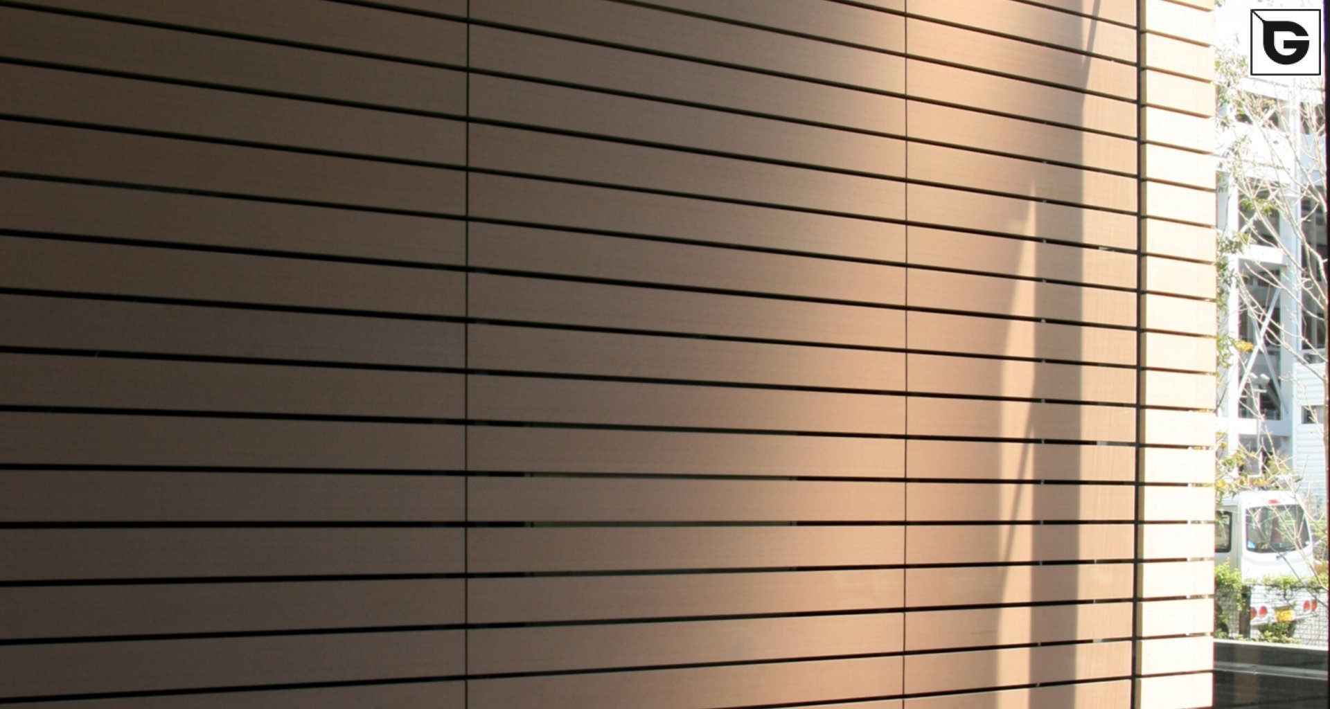 Wohngebäude_Offene Fassadenverkleidung - horiz._Wohnhaus