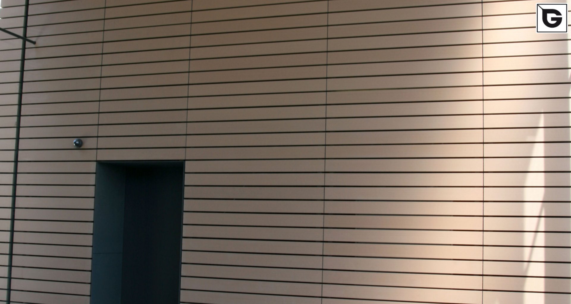 Wohngebäude_Offene Fassadenverkleidung - horiz._Wohnhaus