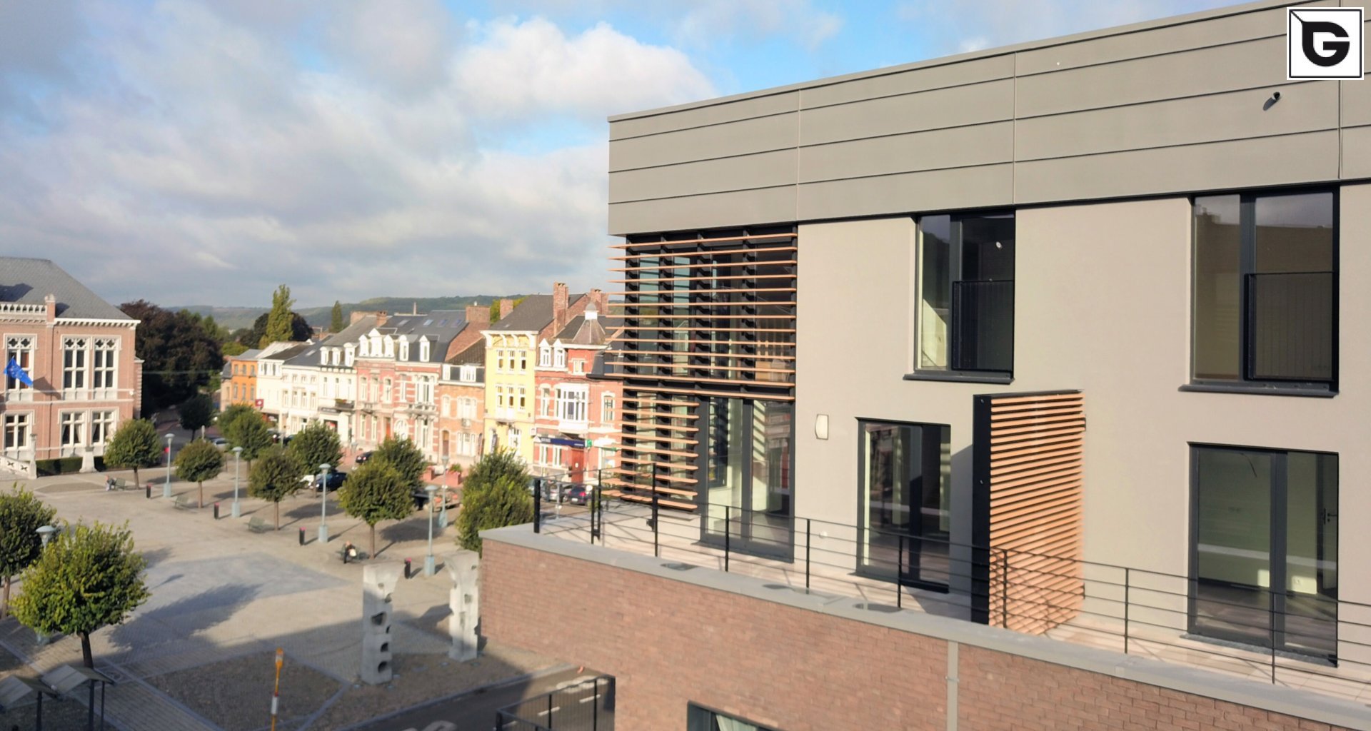 Wohngebäude_Horizontal Sonnenschutz, jalousien_Wohnhaus